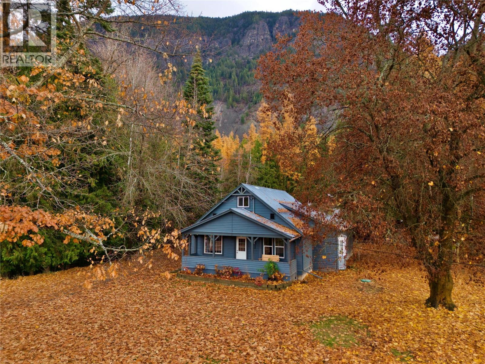 4638 Samuelson Road, Canyon, British Columbia  V0B 1C1 - Photo 3 - 10369402