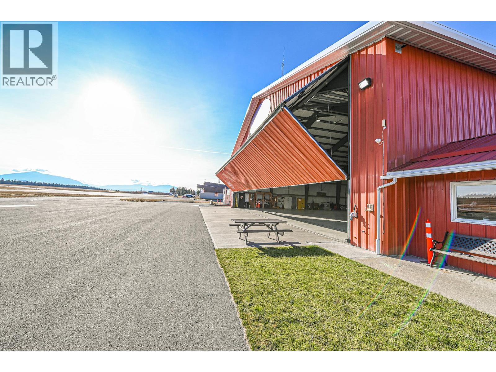 9426 Airport Access Road, Cranbrook, British Columbia  V1C 7E4 - Photo 18 - 10369390