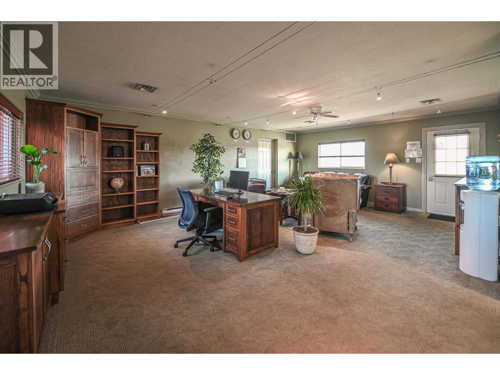 9426 Airport Access Road, Cranbrook, British Columbia  V1C 7E4 - Photo 20 - 10369390