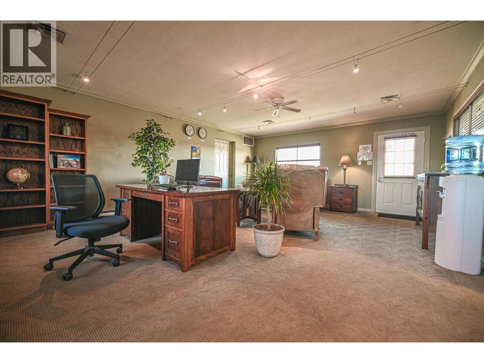 9426 Airport Access Road, Cranbrook, British Columbia  V1C 7E4 - Photo 21 - 10369390