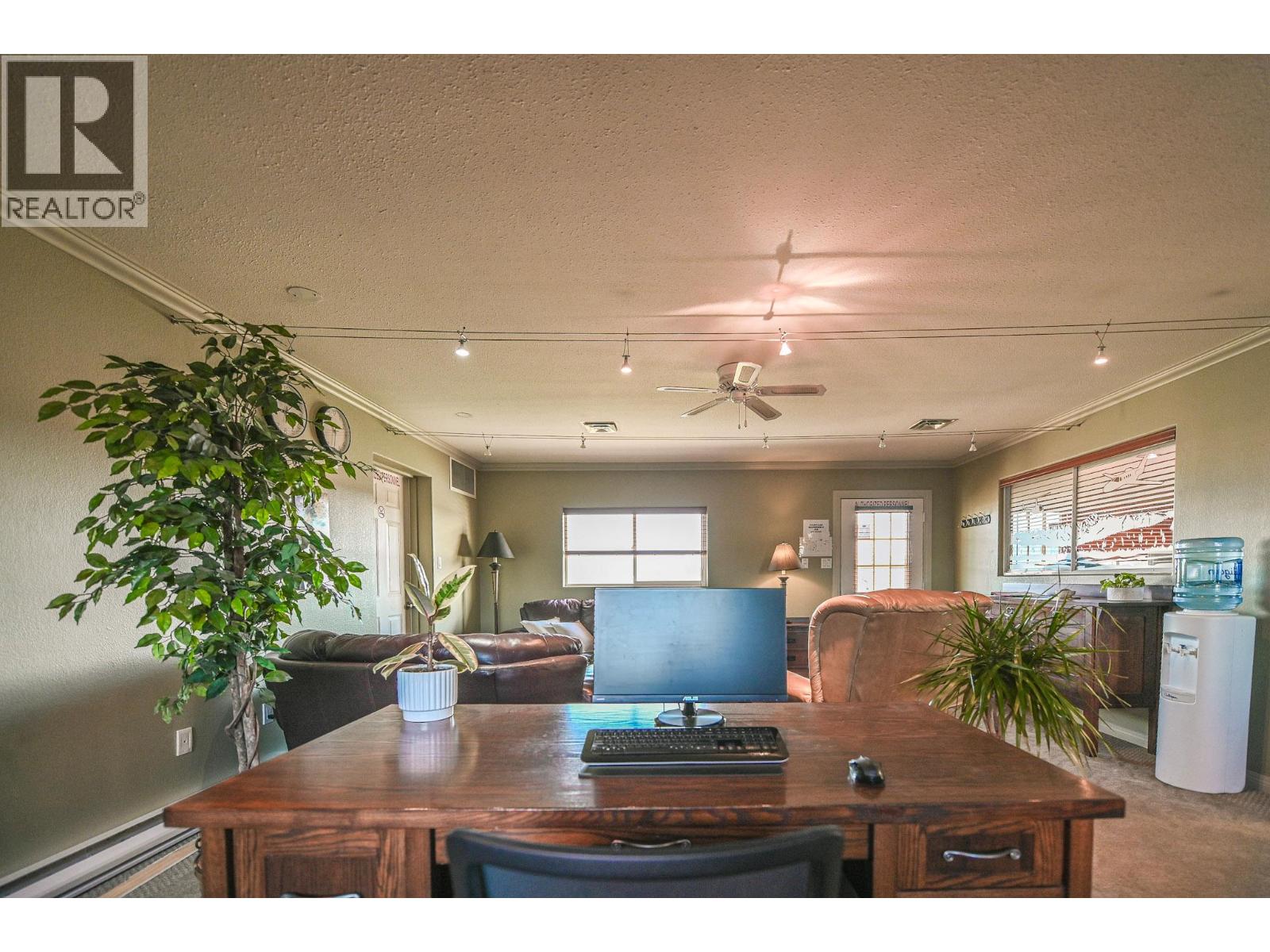 9426 Airport Access Road, Cranbrook, British Columbia  V1C 7E4 - Photo 22 - 10369390
