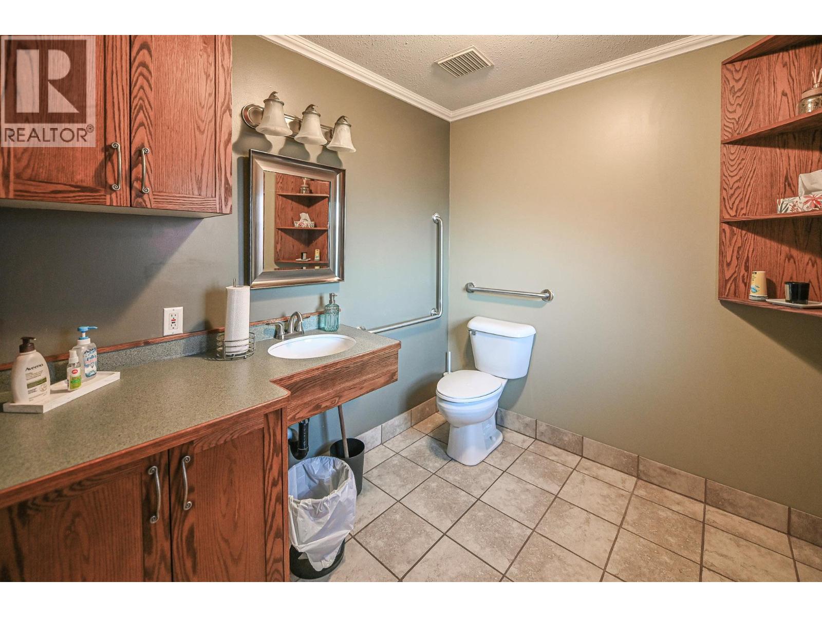 9426 Airport Access Road, Cranbrook, British Columbia  V1C 7E4 - Photo 28 - 10369390