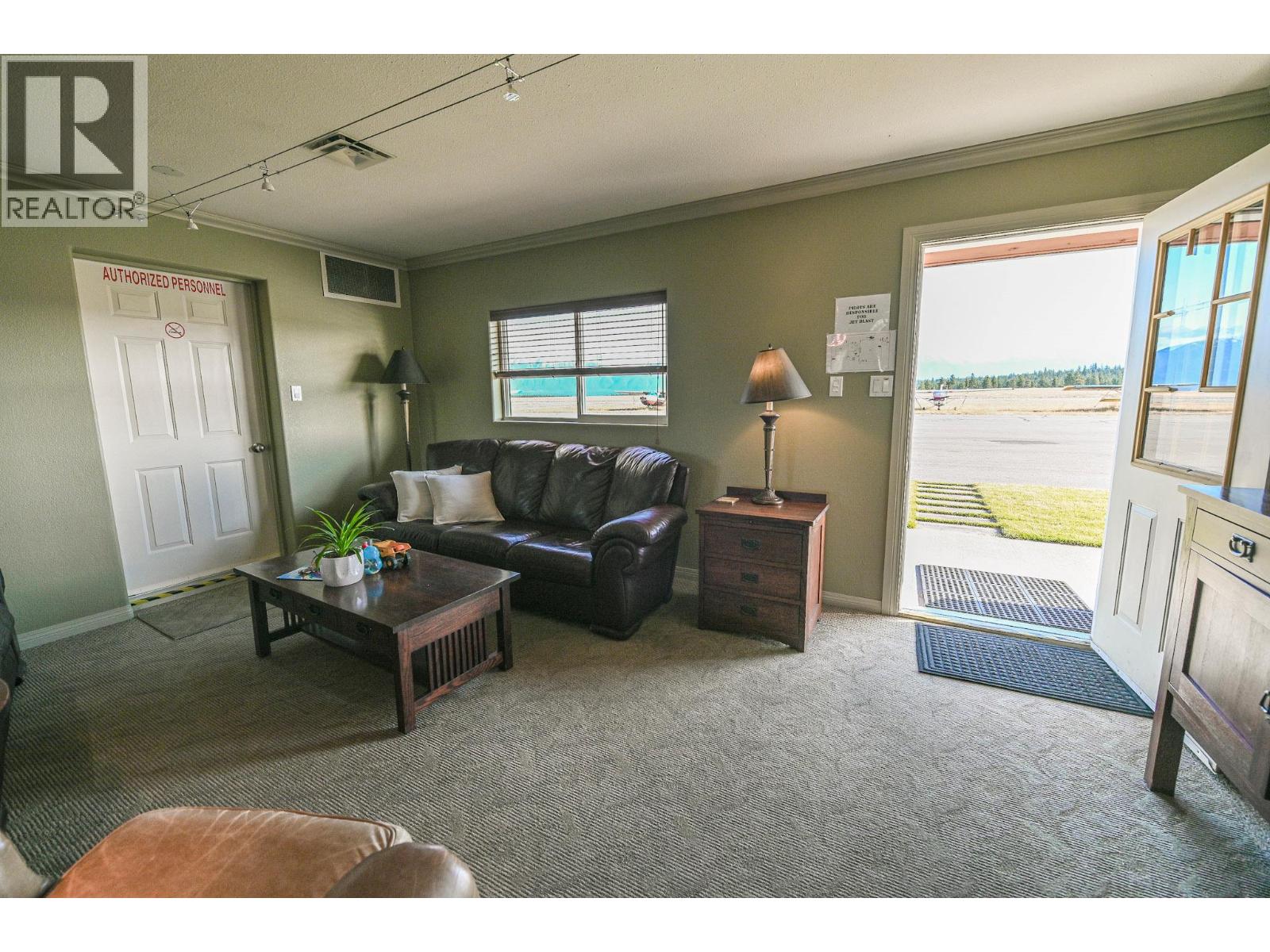 9426 Airport Access Road, Cranbrook, British Columbia  V1C 7E4 - Photo 34 - 10369390