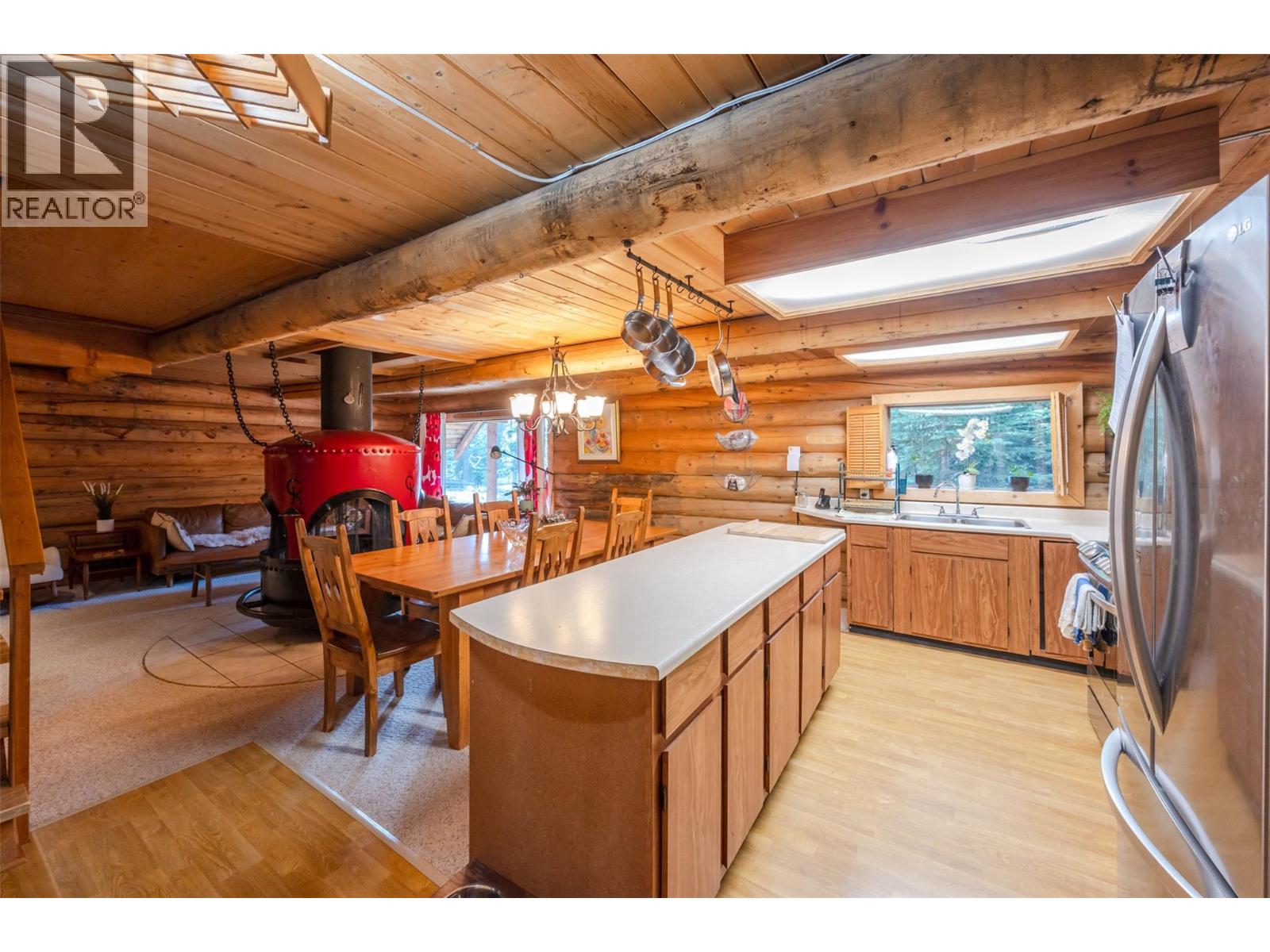 121 The Circle, Apex Mountain, British Columbia  V2A 0E2 - Photo 4 - 10369728