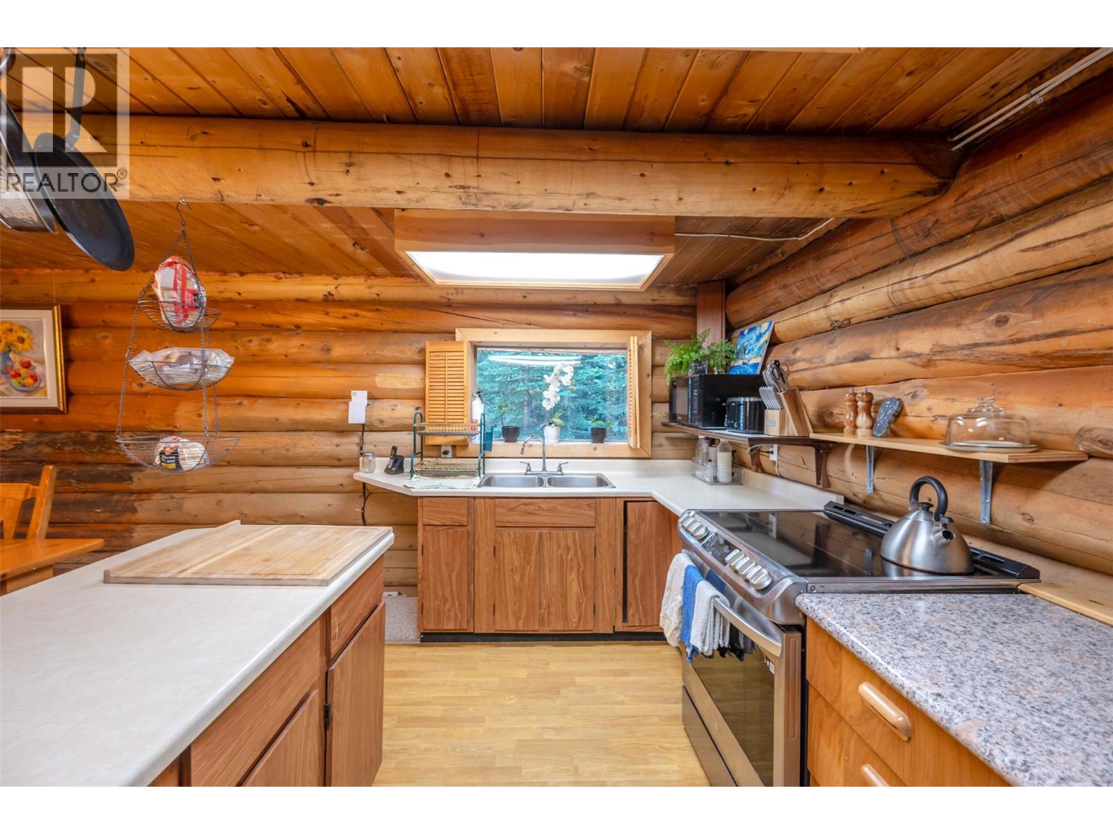 121 The Circle, Apex Mountain, British Columbia  V2A 0E2 - Photo 5 - 10369728