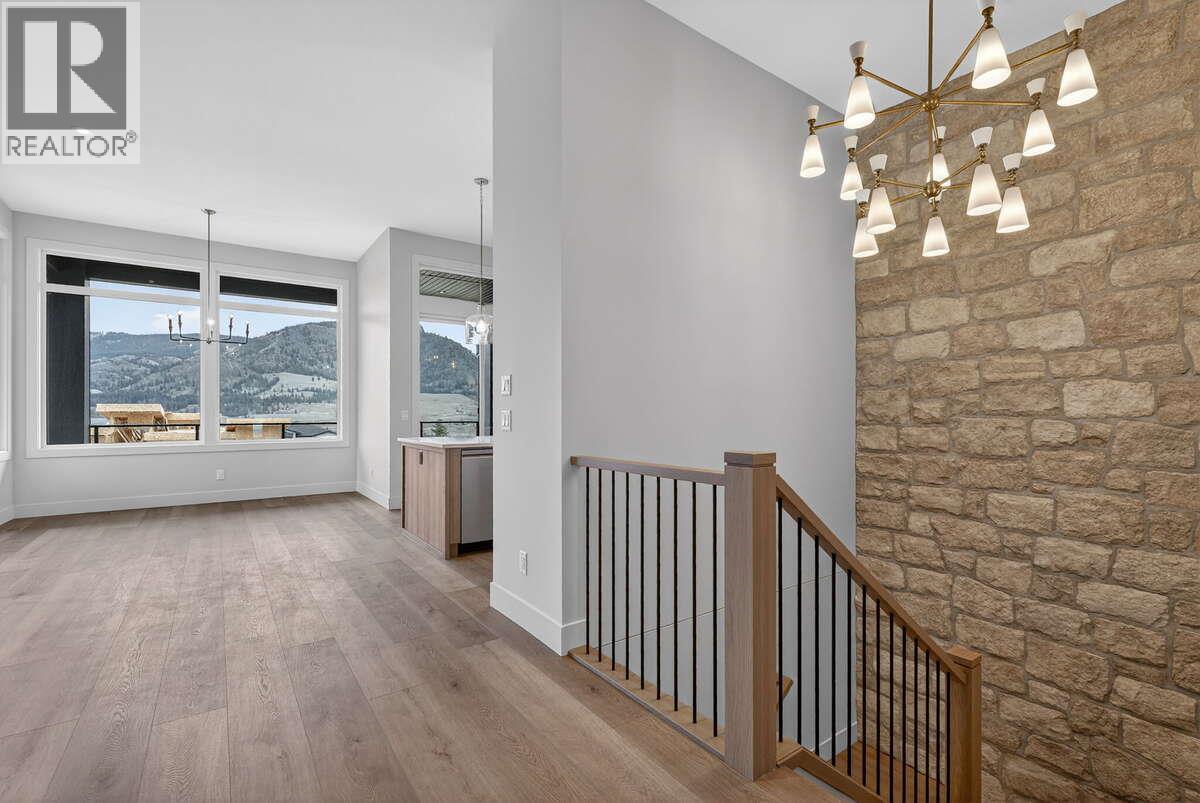 2066 Cortina Drive, Kelowna, British Columbia  V1P 0B2 - Photo 3 - 10369753
