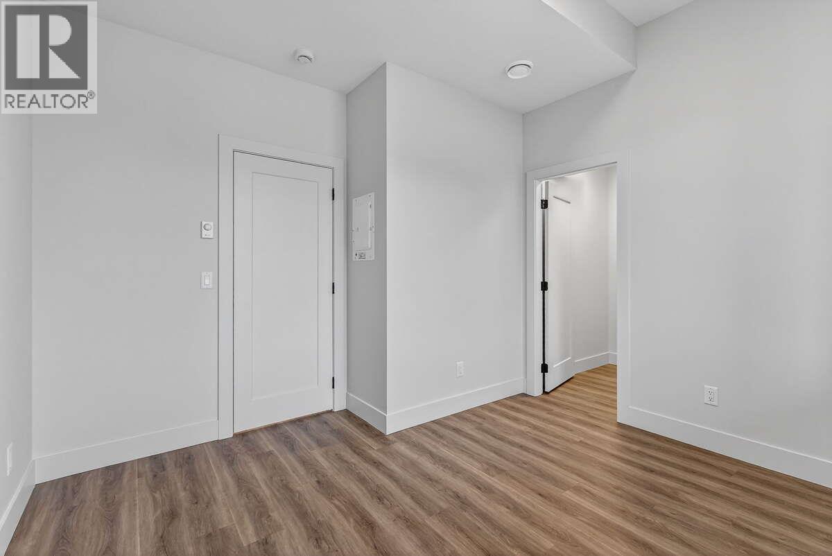 2066 Cortina Drive, Kelowna, British Columbia  V1P 0B2 - Photo 33 - 10369753