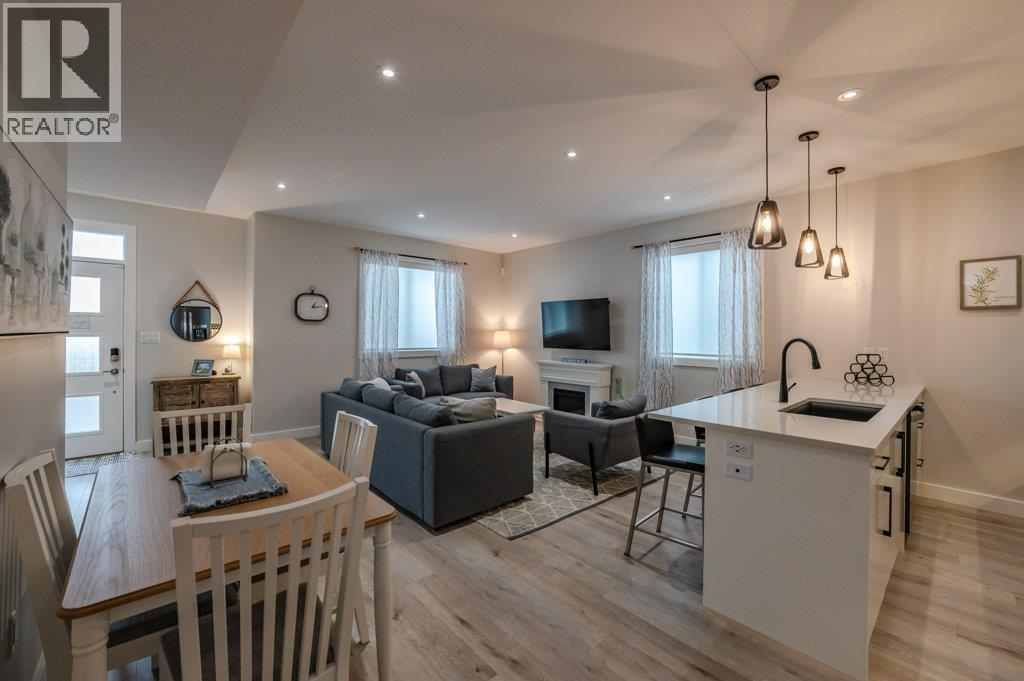 535 Westminster Avenue W Unit# 102, Penticton, British Columbia  V2A 1K4 - Photo 2 - 10369693