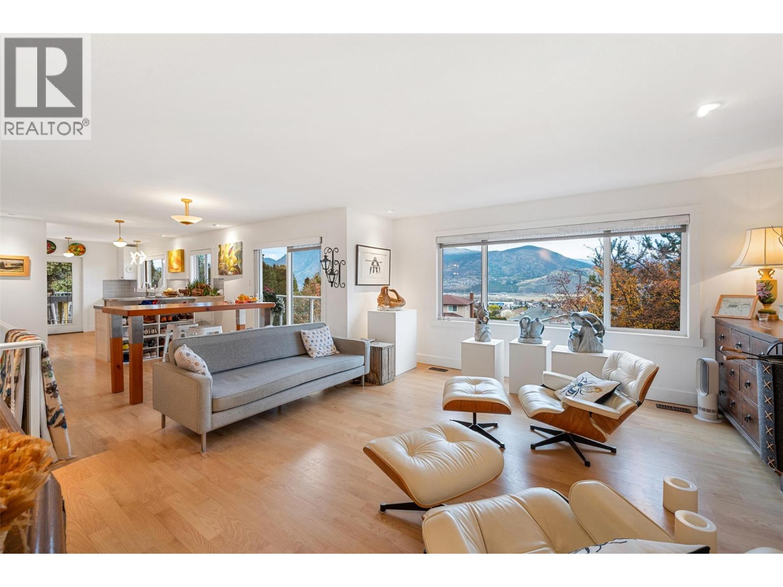 162 Dartmouth Place, Penticton, British Columbia  V2A 7S4 - Photo 2 - 10369752