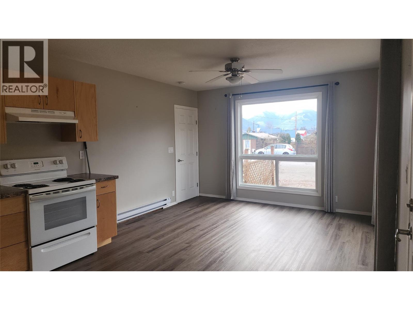 201 6th Avenue Nw, Nakusp, British Columbia  V0G 1R0 - Photo 4 - 10369777