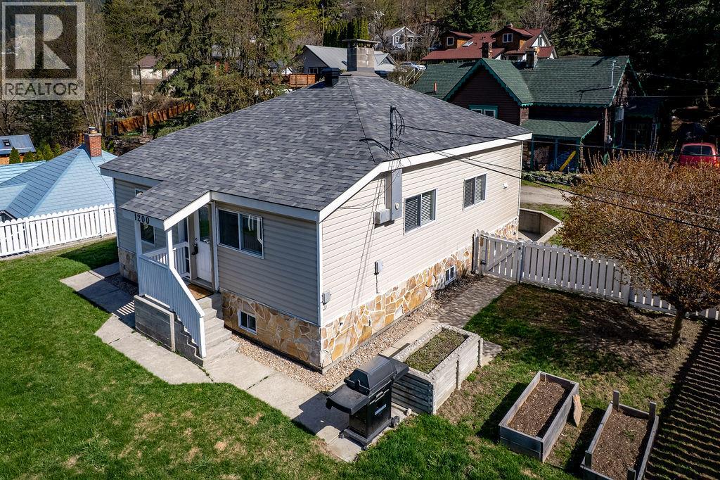 1200 Front Street, Nelson, British Columbia  V1L 4C4 - Photo 3 - 10369586