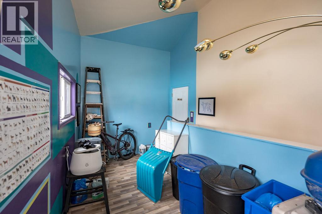1200 Front Street, Nelson, British Columbia  V1L 4C4 - Photo 33 - 10369586