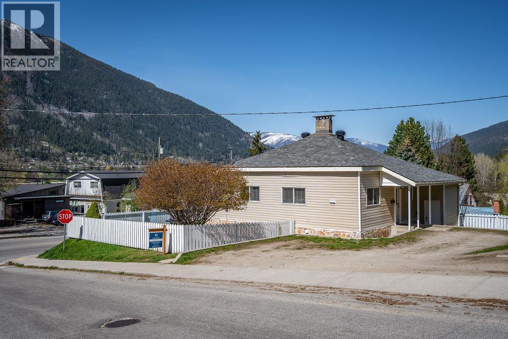 1200 Front Street, Nelson, British Columbia  V1L 4C4 - Photo 6 - 10369586