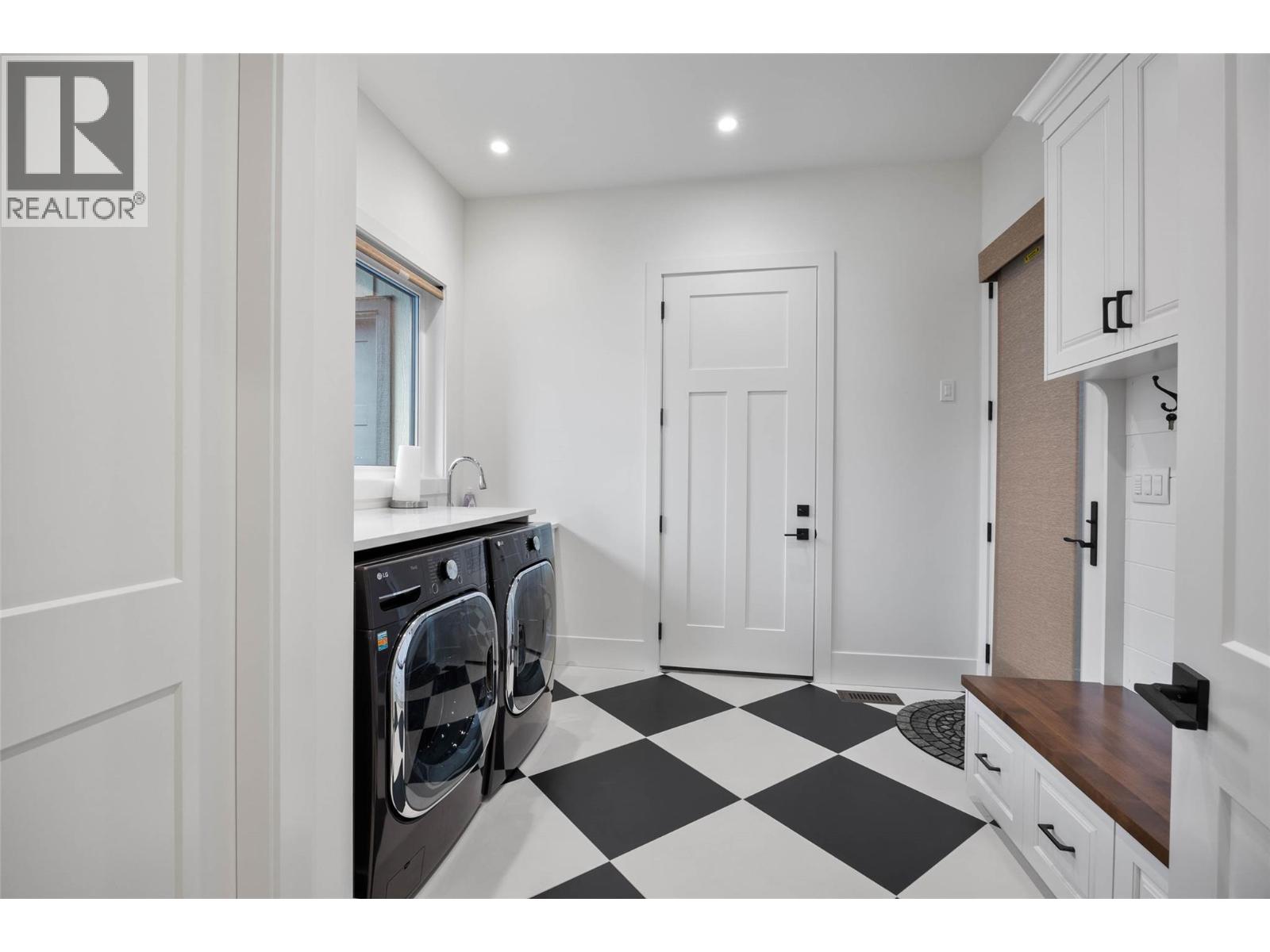 6564 Monck Park Road, Merritt, British Columbia  V1K 0A1 - Photo 33 - 10369513