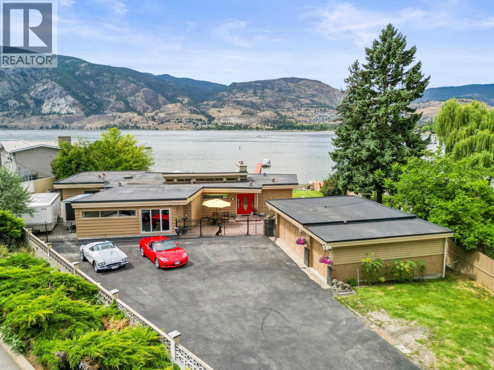3939 Lakeside Road, Penticton, British Columbia  V2A 8W1 - Photo 1 - 10369806