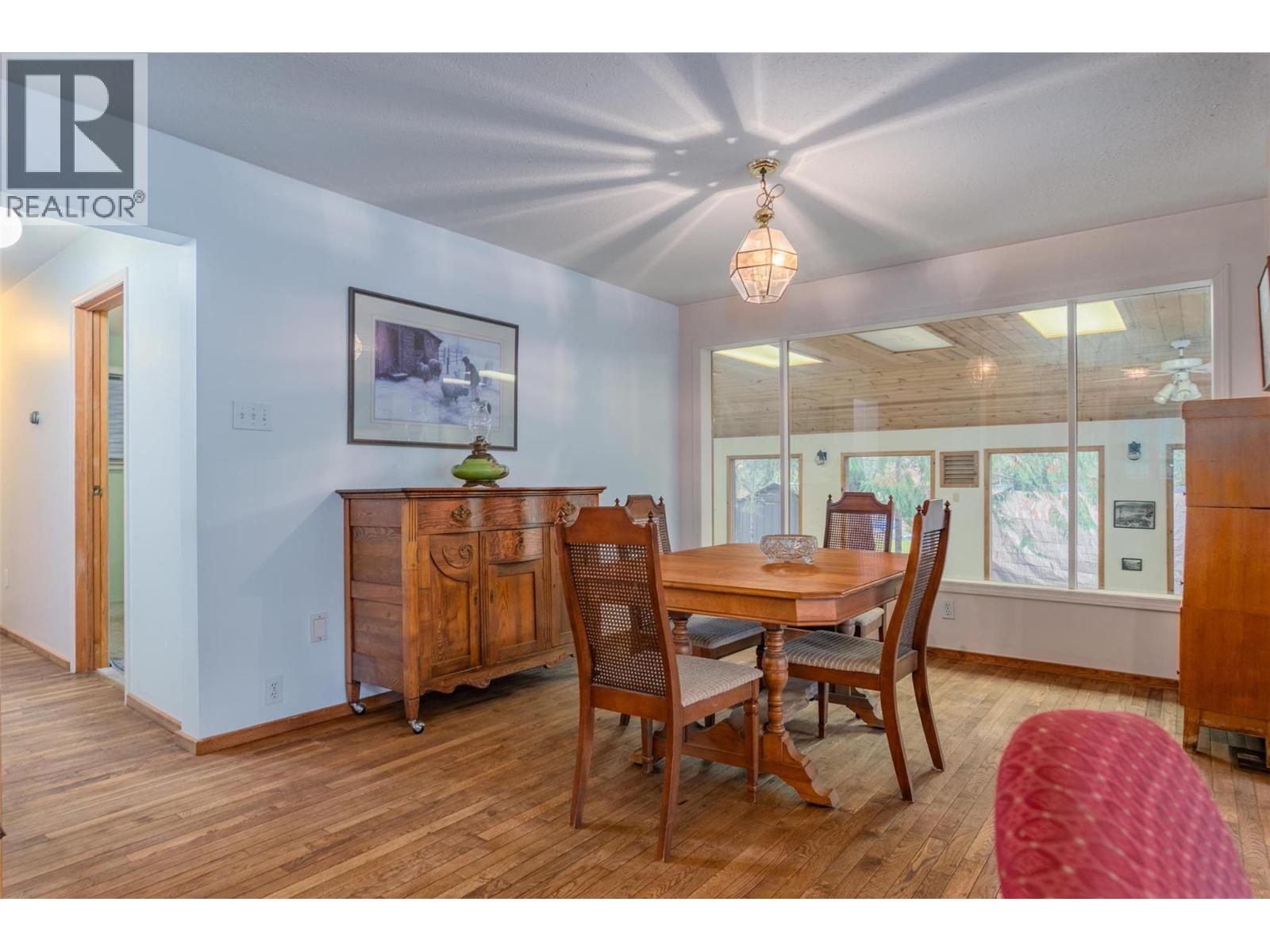 2071 Massie Road, Christina Lake, British Columbia  V0H 1E2 - Photo 10 - 10369835