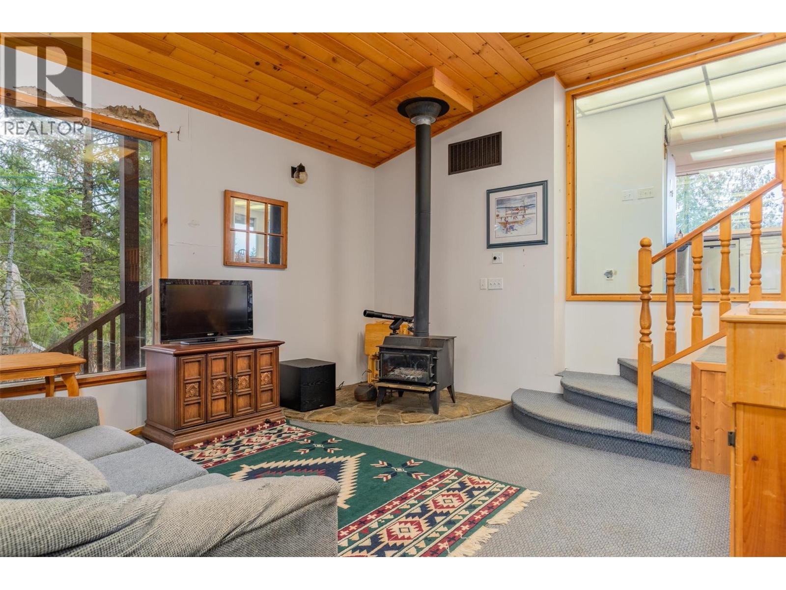 2071 Massie Road, Christina Lake, British Columbia  V0H 1E2 - Photo 18 - 10369835