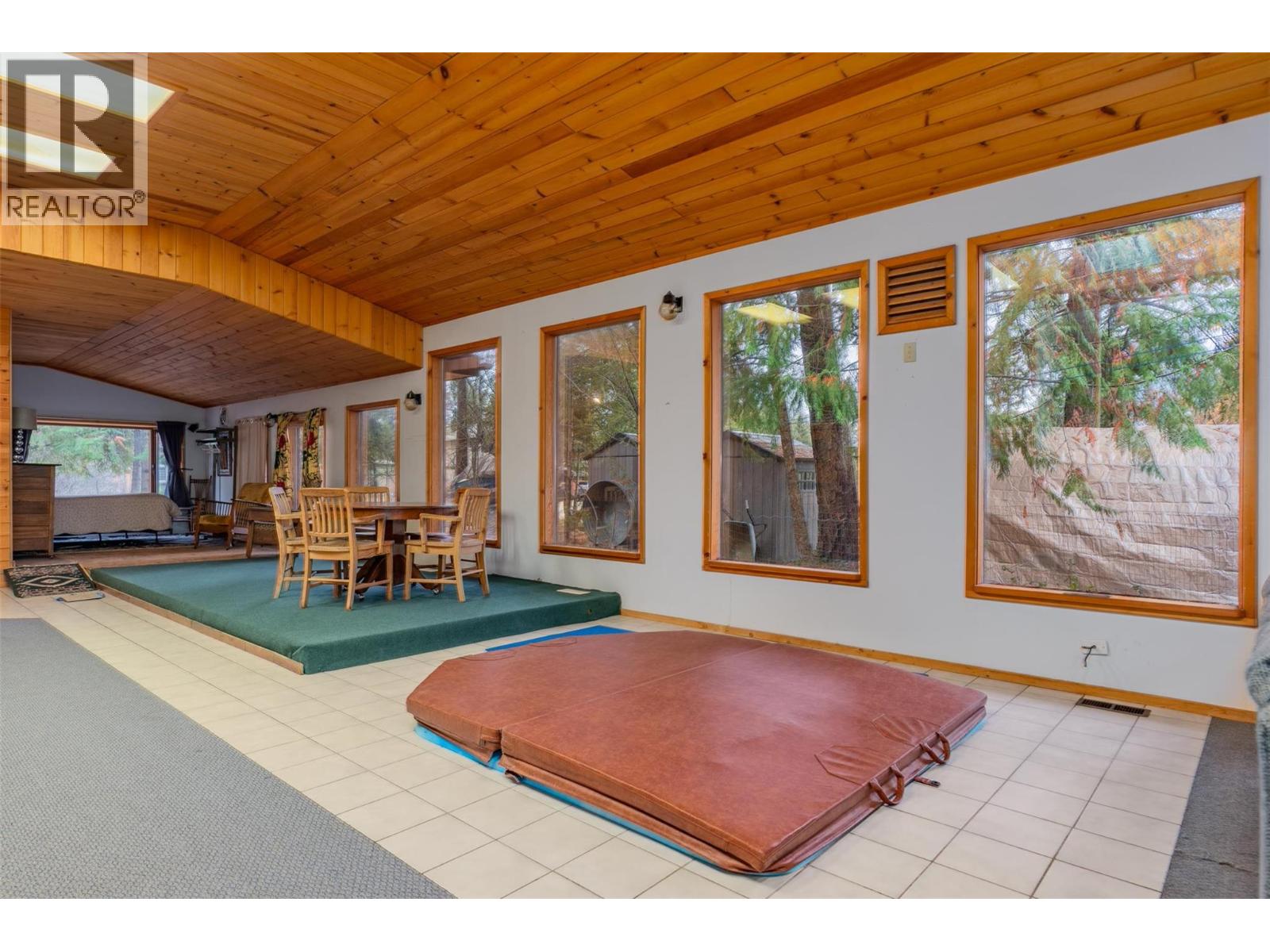 2071 Massie Road, Christina Lake, British Columbia  V0H 1E2 - Photo 20 - 10369835