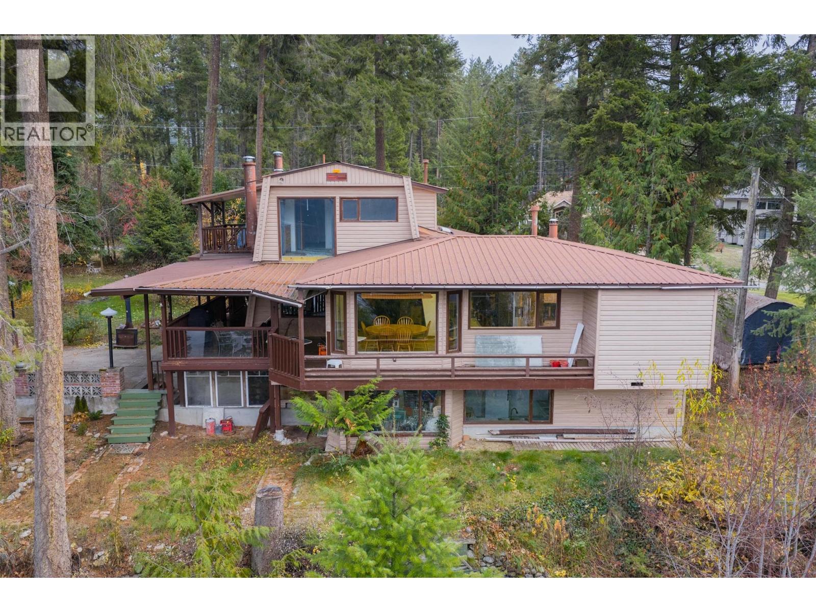 2071 Massie Road, Christina Lake, British Columbia  V0H 1E2 - Photo 4 - 10369835
