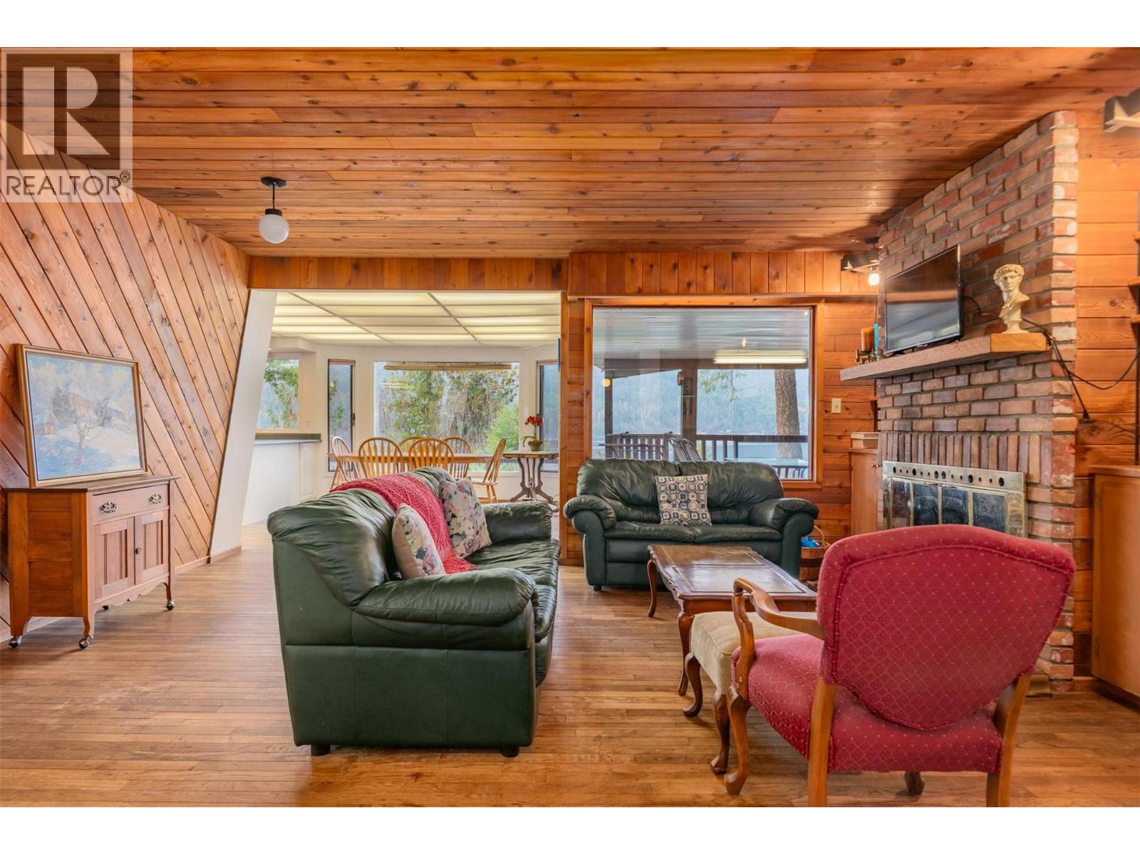 2071 Massie Road, Christina Lake, British Columbia  V0H 1E2 - Photo 7 - 10369835