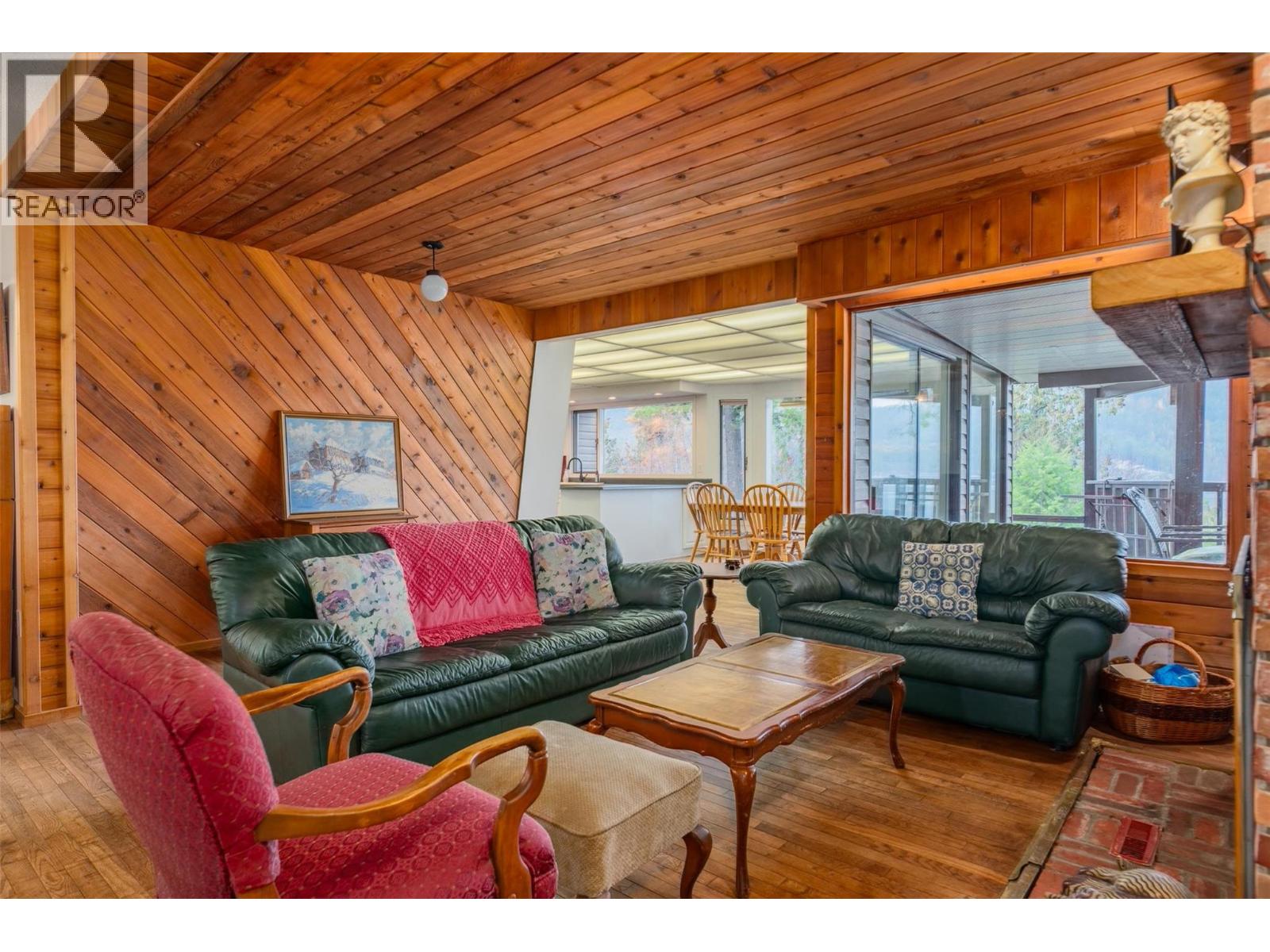 2071 Massie Road, Christina Lake, British Columbia  V0H 1E2 - Photo 8 - 10369835