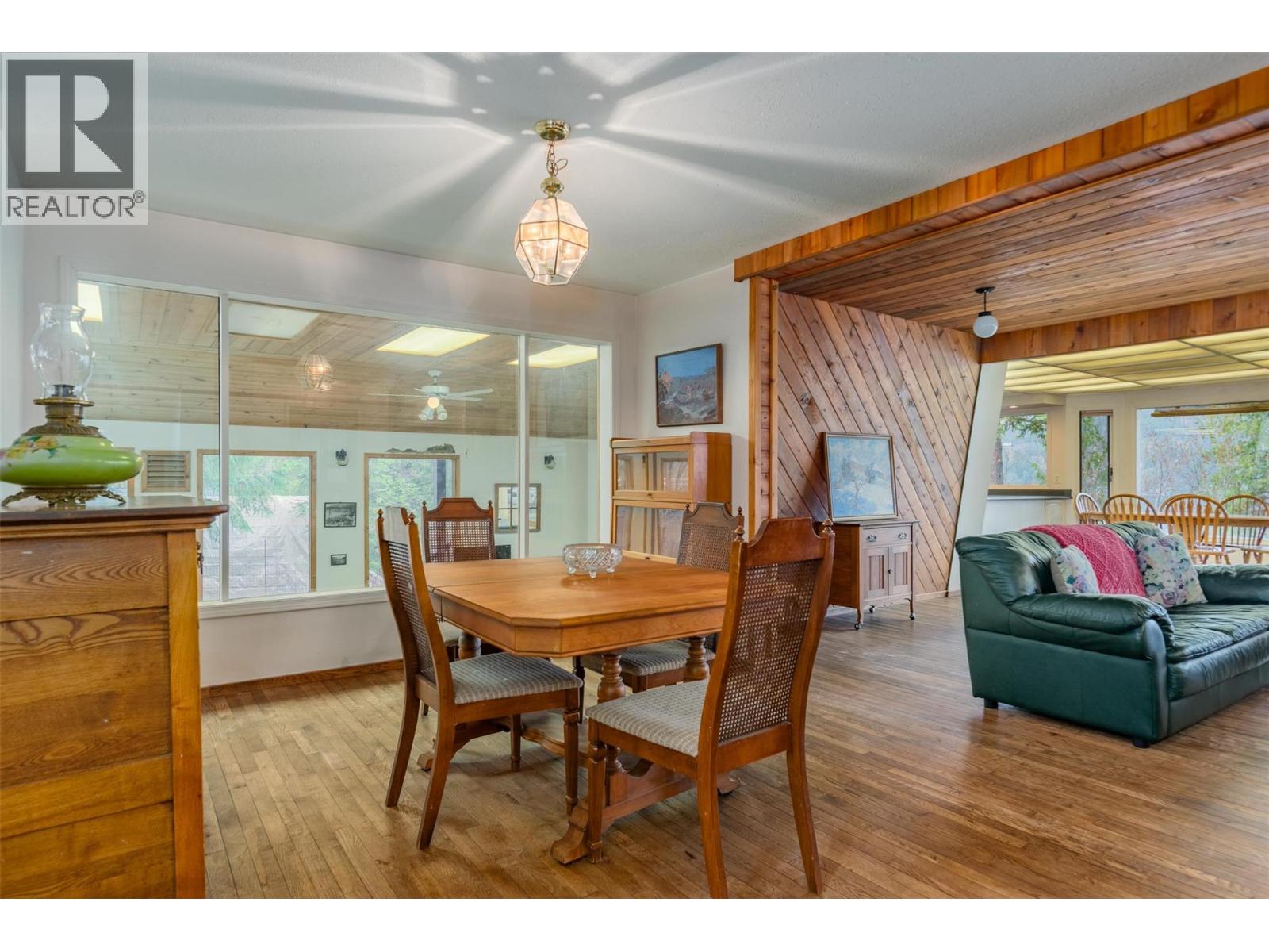 2071 Massie Road, Christina Lake, British Columbia  V0H 1E2 - Photo 9 - 10369835