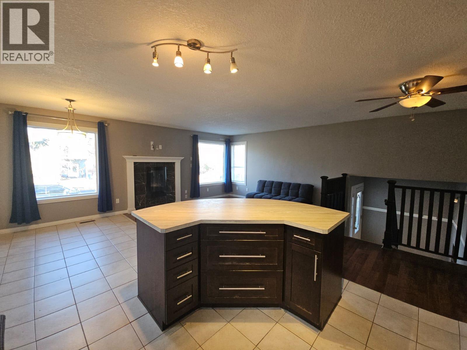 256 Peace River Crescent, Tumbler Ridge, British Columbia  V0C 2W0 - Photo 10 - 10369880