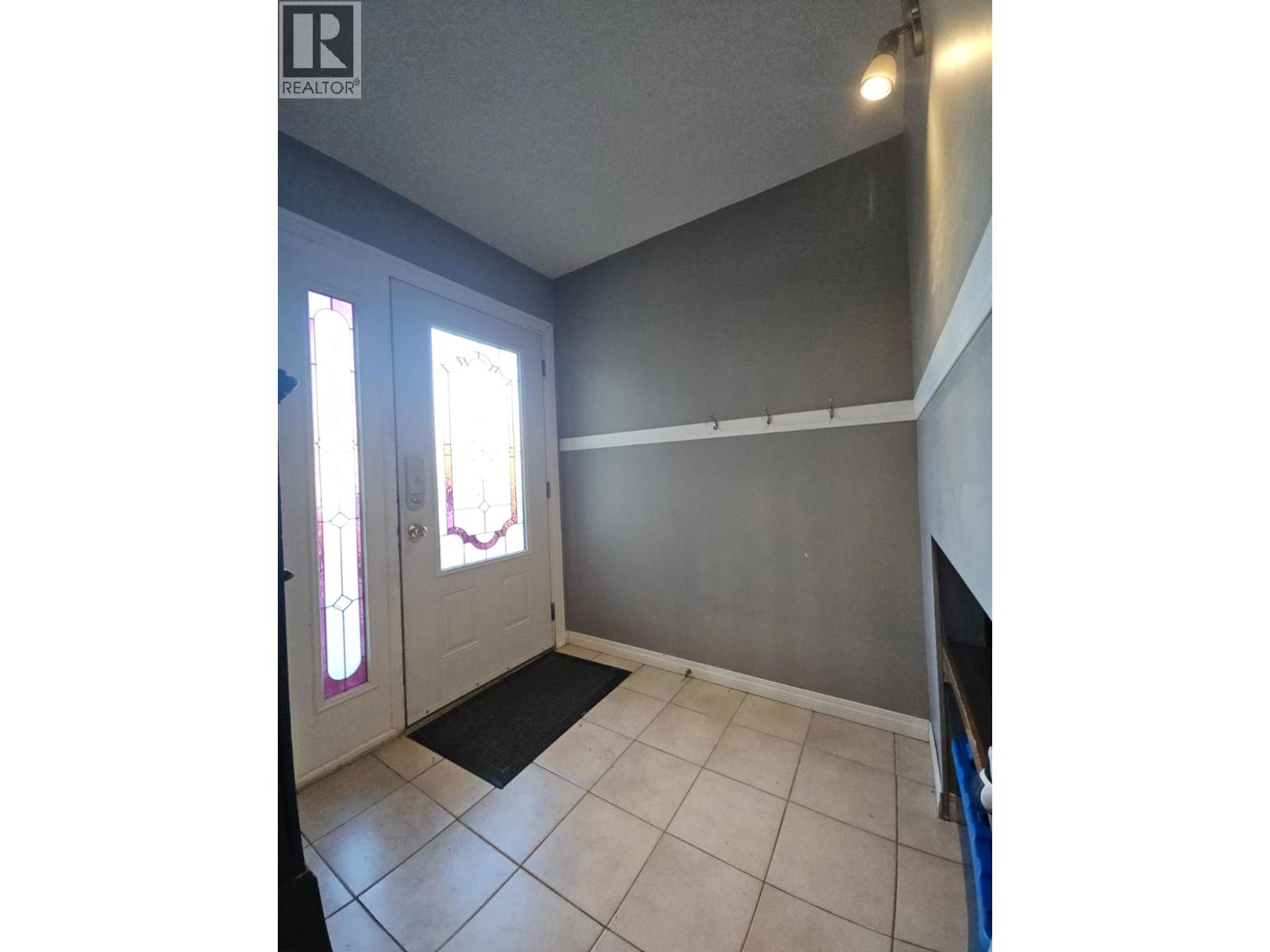 256 Peace River Crescent, Tumbler Ridge, British Columbia  V0C 2W0 - Photo 3 - 10369880