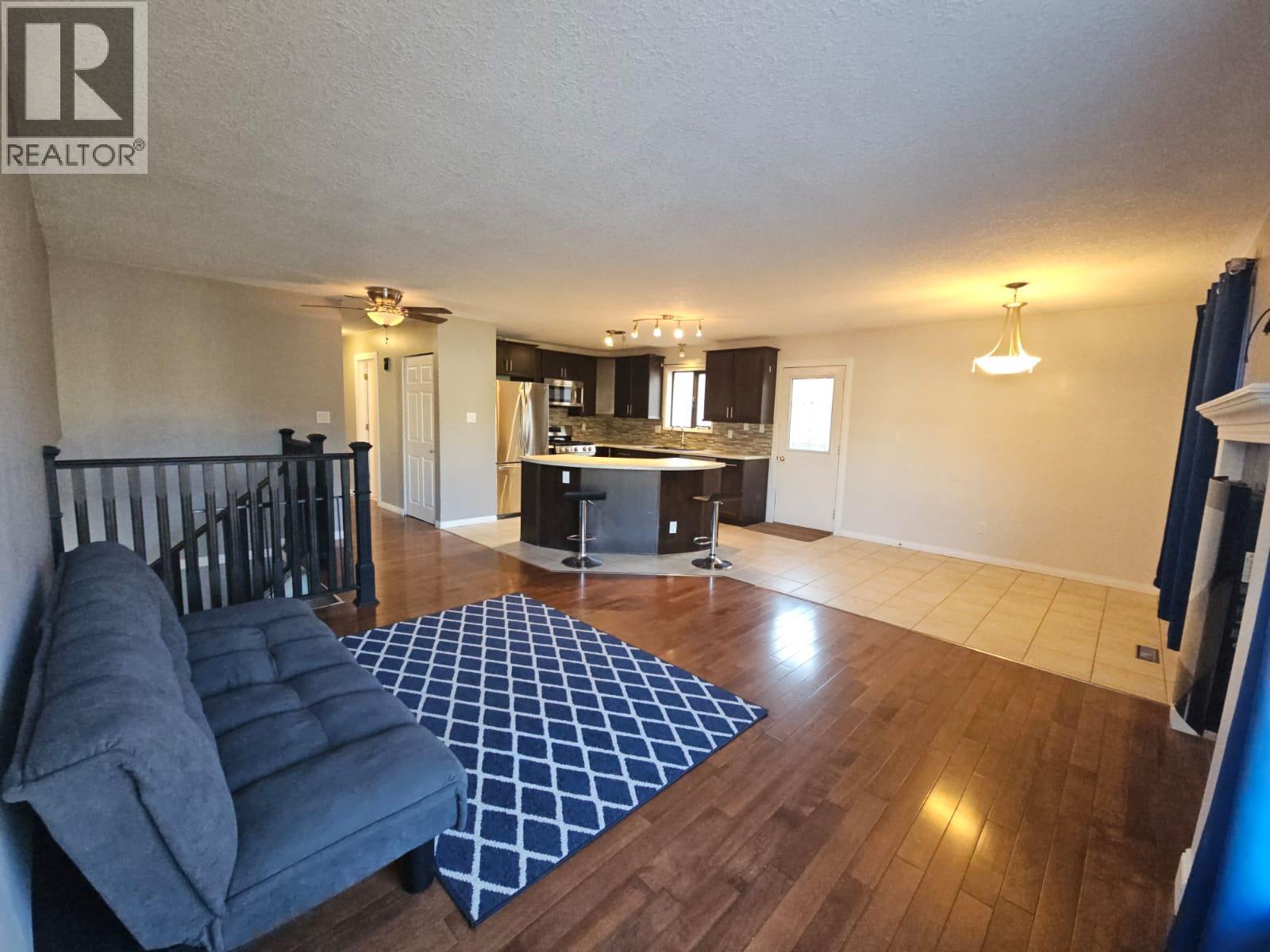 256 Peace River Crescent, Tumbler Ridge, British Columbia  V0C 2W0 - Photo 5 - 10369880