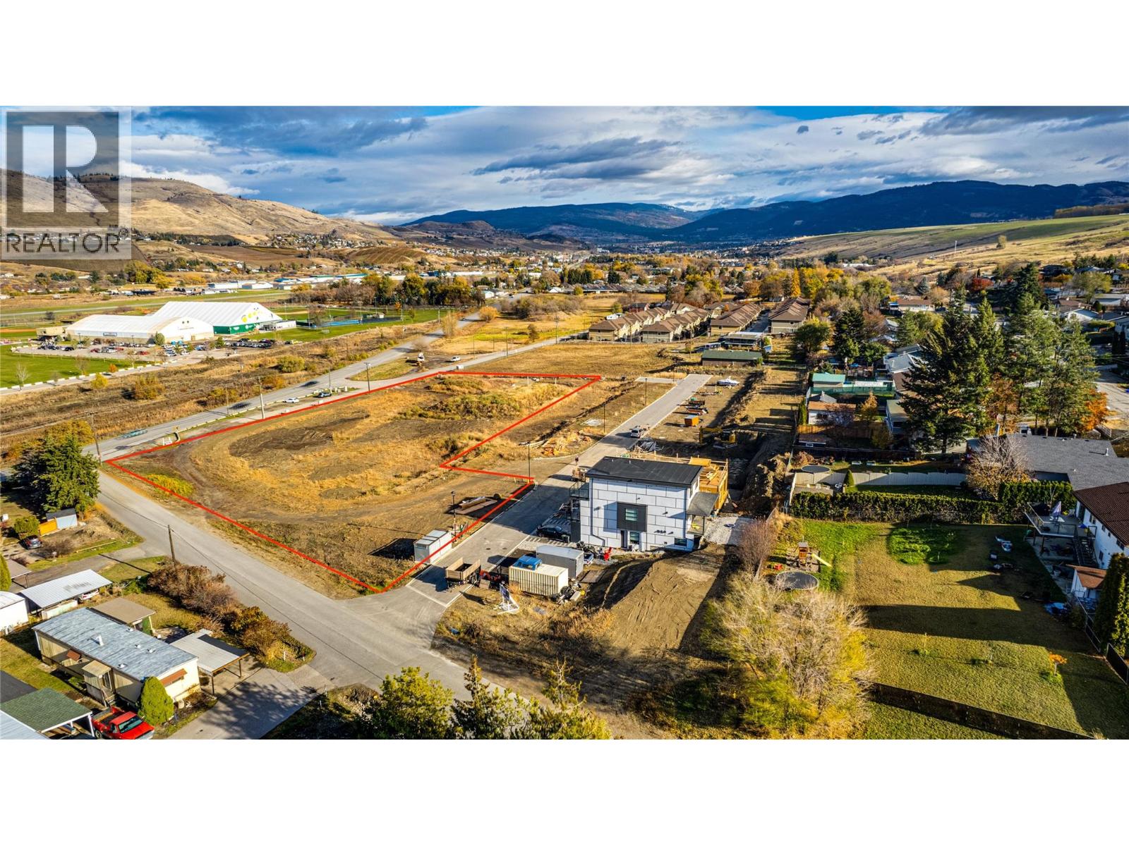 6758 Okanagan Avenue, Vernon, British Columbia  V1H 1M2 - Photo 3 - 10369885