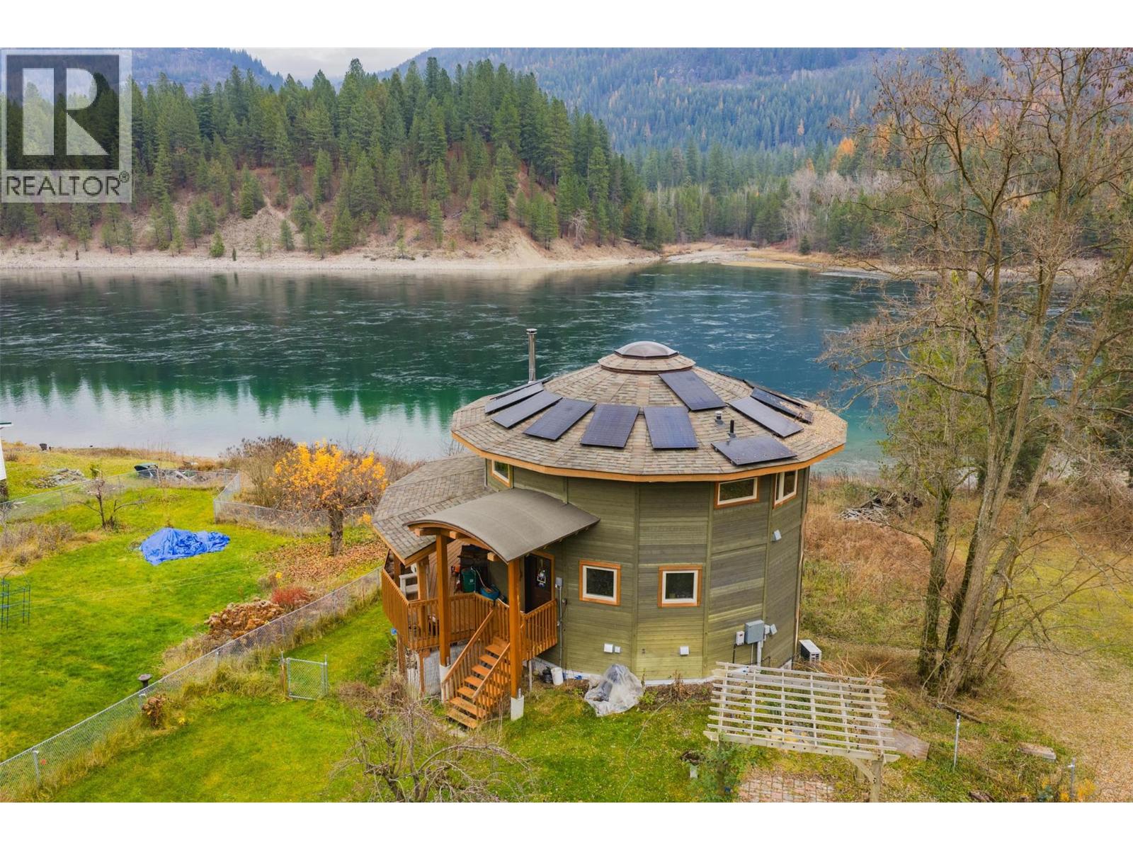 810A 16th Avenue, genelle, British Columbia