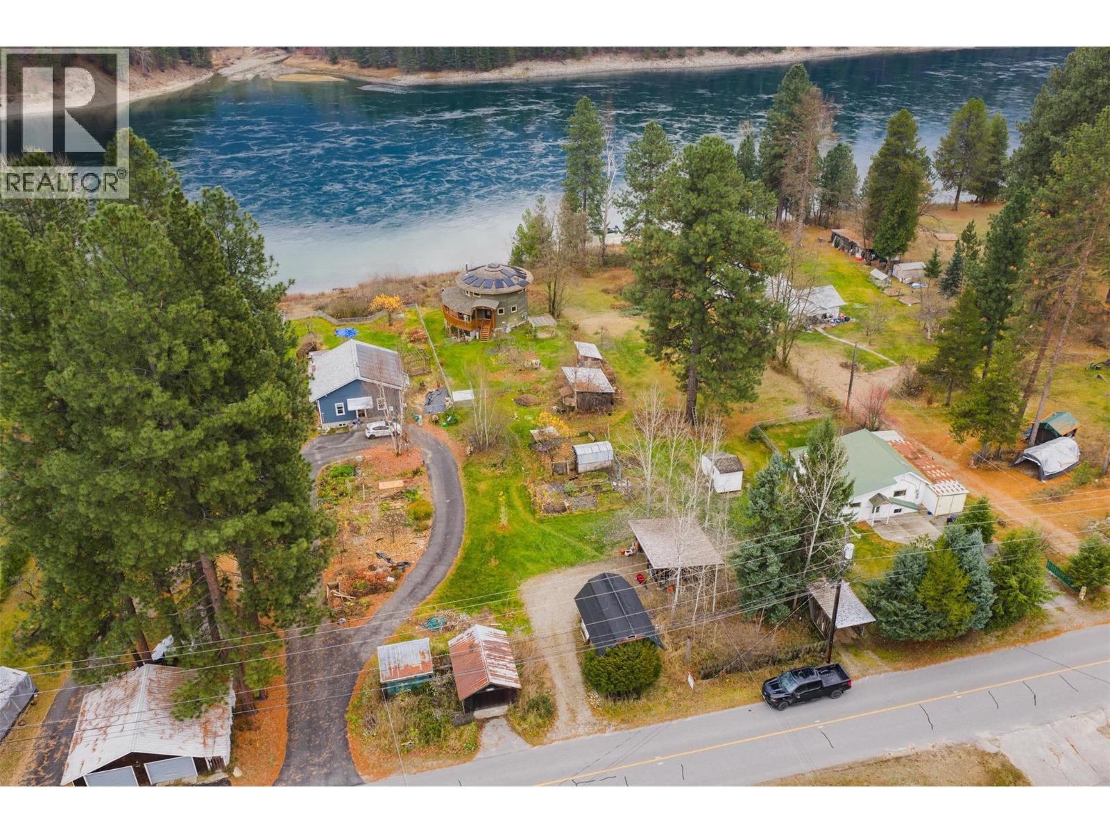 810a 16th Avenue, Genelle, British Columbia  V0G 1G0 - Photo 12 - 10369865