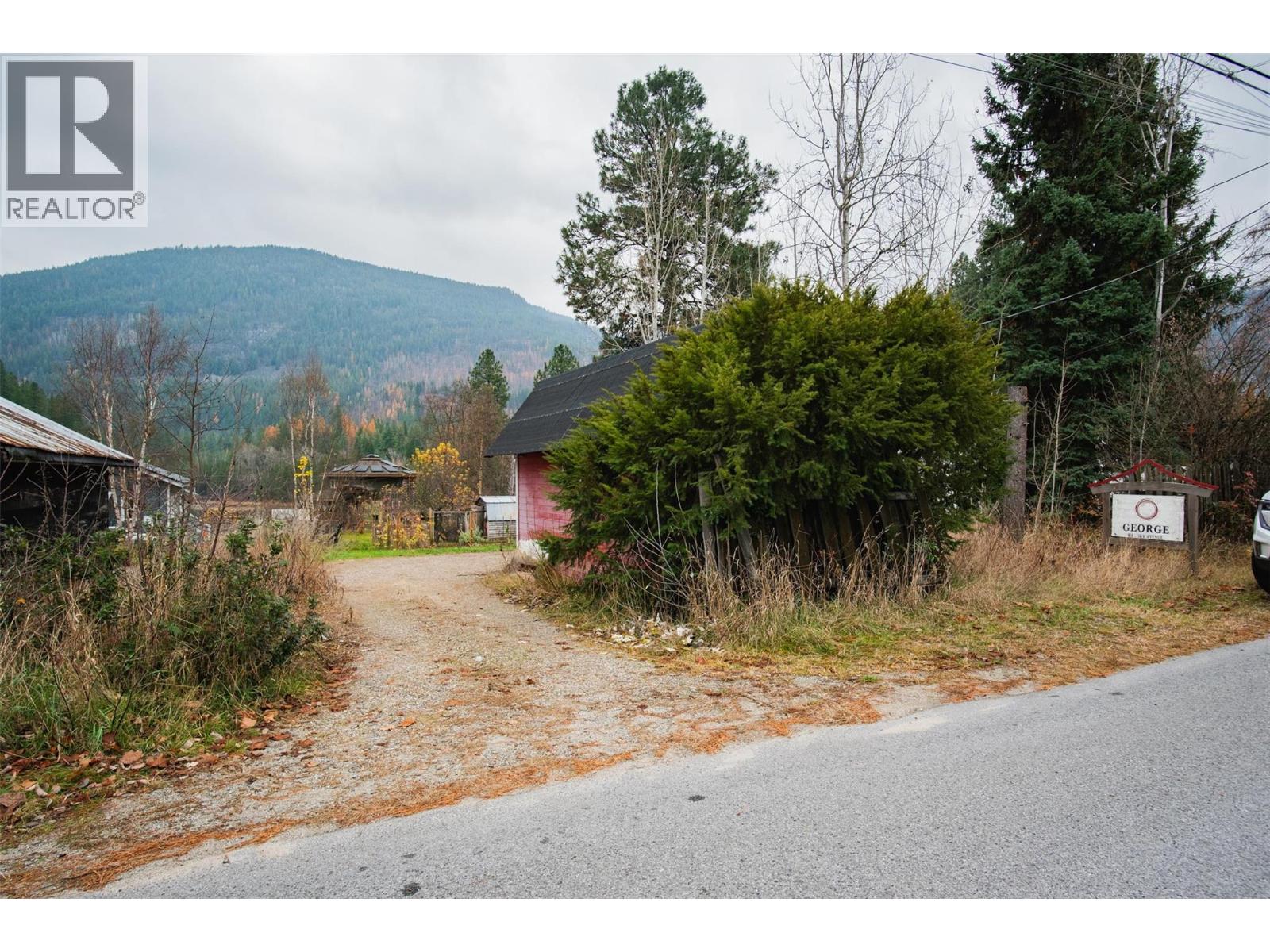 810a 16th Avenue, Genelle, British Columbia  V0G 1G0 - Photo 25 - 10369865