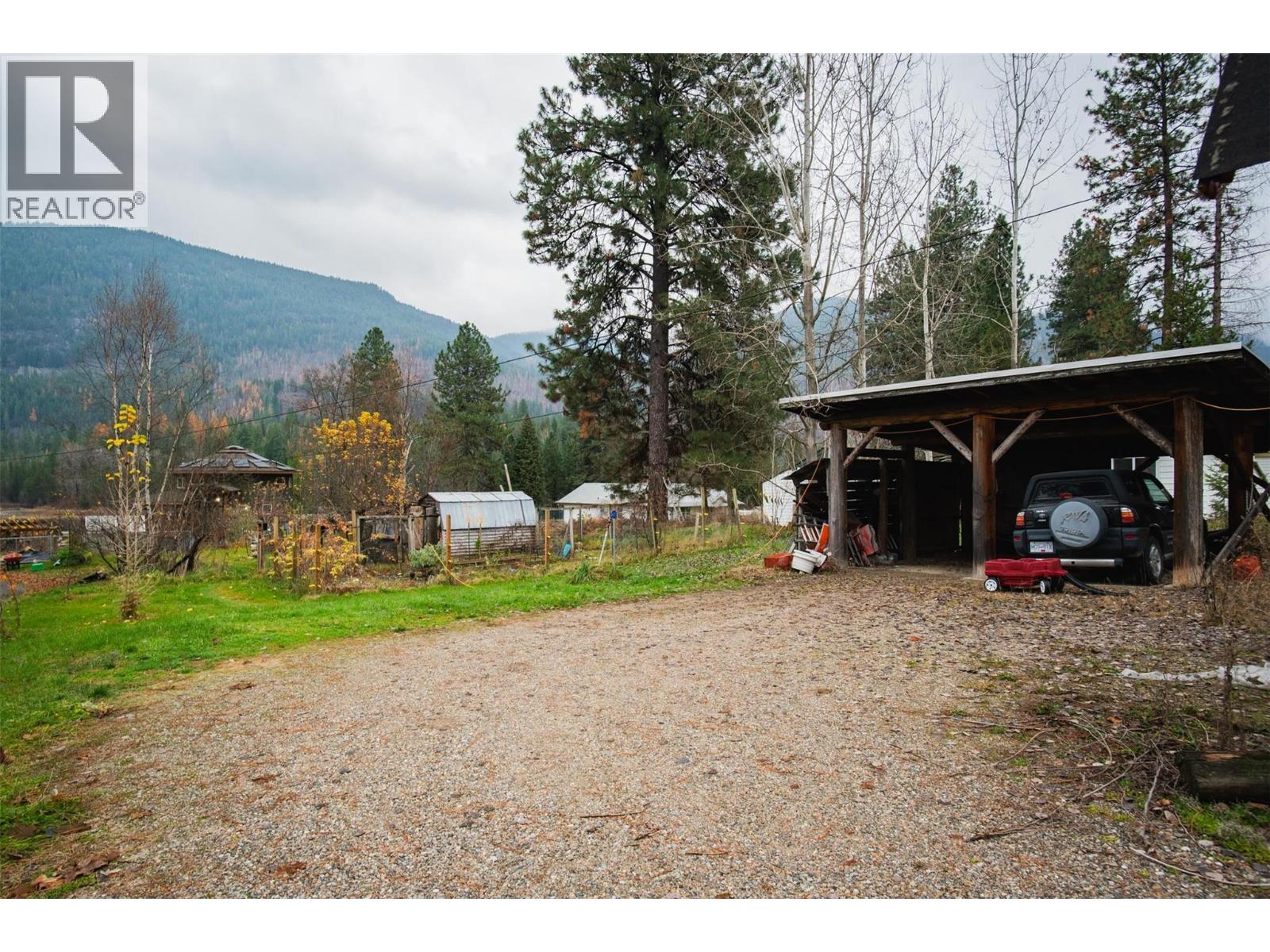 810a 16th Avenue, Genelle, British Columbia  V0G 1G0 - Photo 26 - 10369865