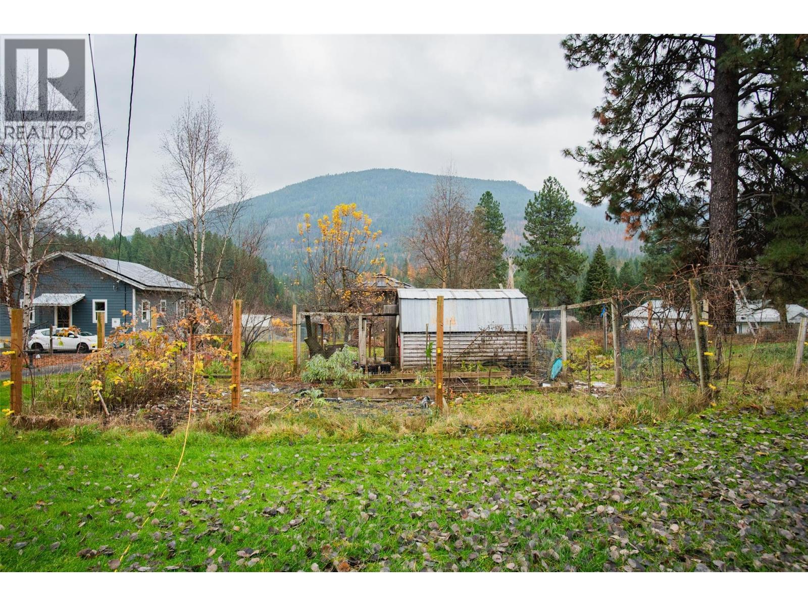 810a 16th Avenue, Genelle, British Columbia  V0G 1G0 - Photo 29 - 10369865