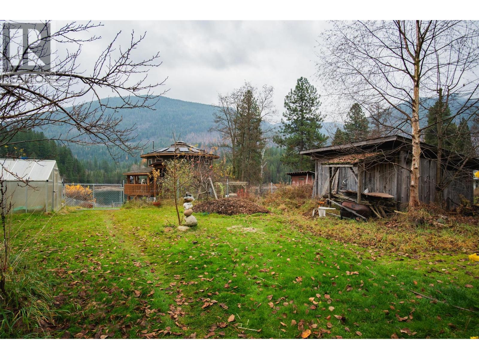 810a 16th Avenue, Genelle, British Columbia  V0G 1G0 - Photo 35 - 10369865