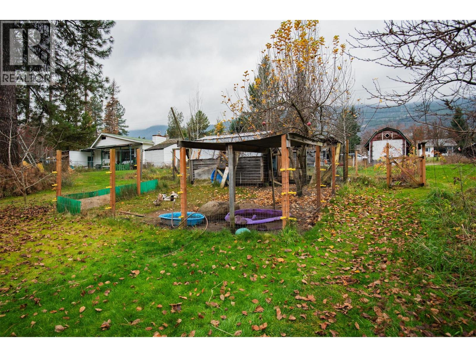 810a 16th Avenue, Genelle, British Columbia  V0G 1G0 - Photo 36 - 10369865