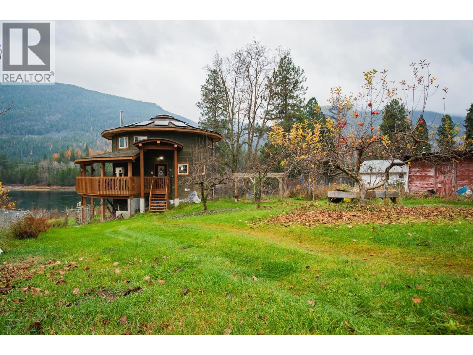 810a 16th Avenue, Genelle, British Columbia  V0G 1G0 - Photo 37 - 10369865