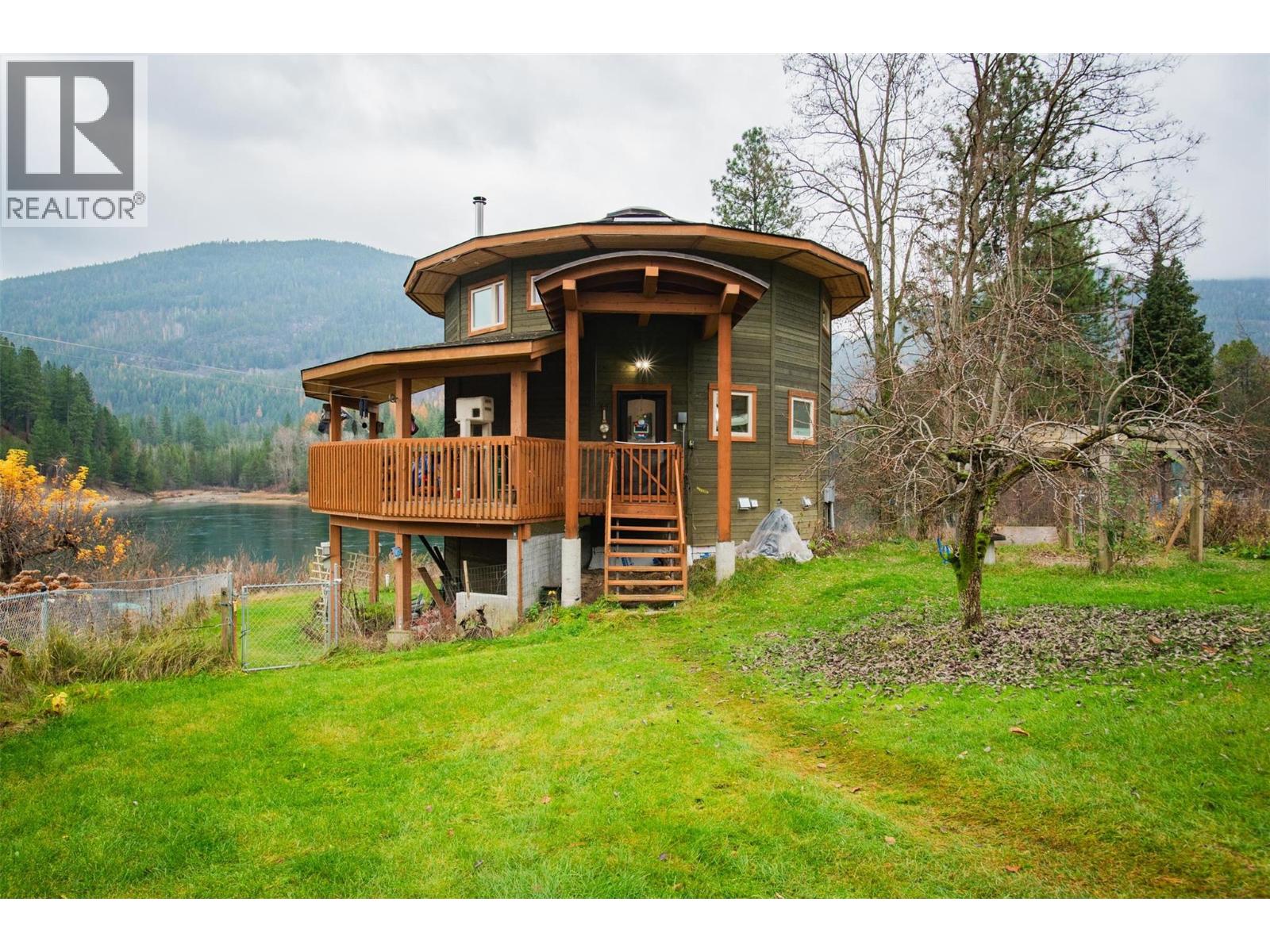 810a 16th Avenue, Genelle, British Columbia  V0G 1G0 - Photo 39 - 10369865