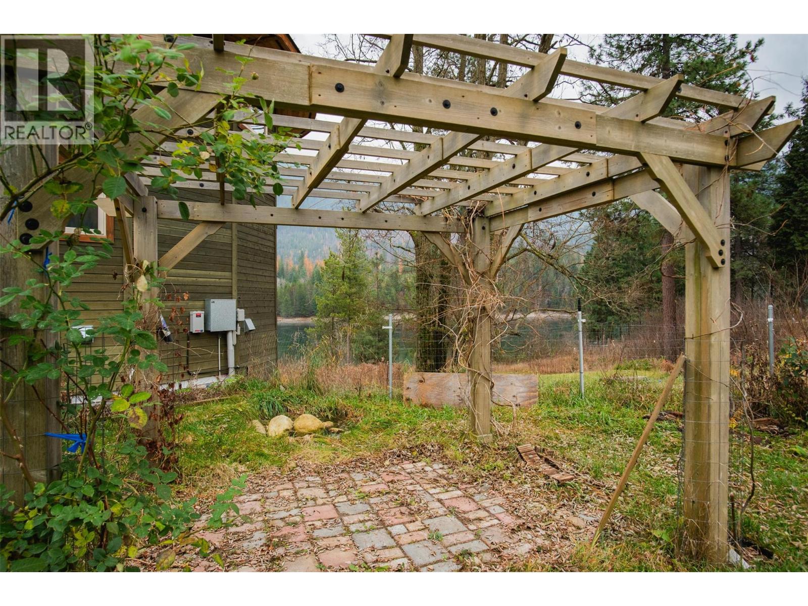 810a 16th Avenue, Genelle, British Columbia  V0G 1G0 - Photo 40 - 10369865
