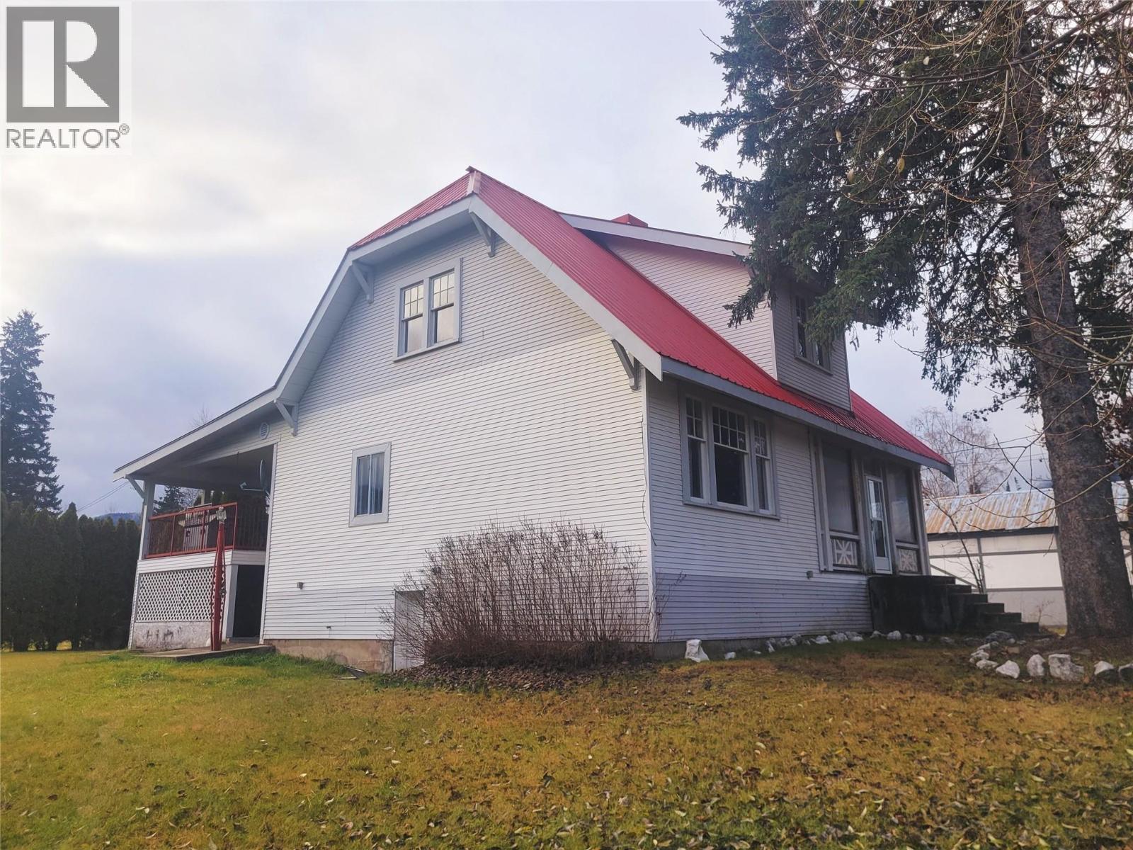 5928 Fourth Avenue, Blue River, British Columbia  V0E 1J0 - Photo 2 - 10369947