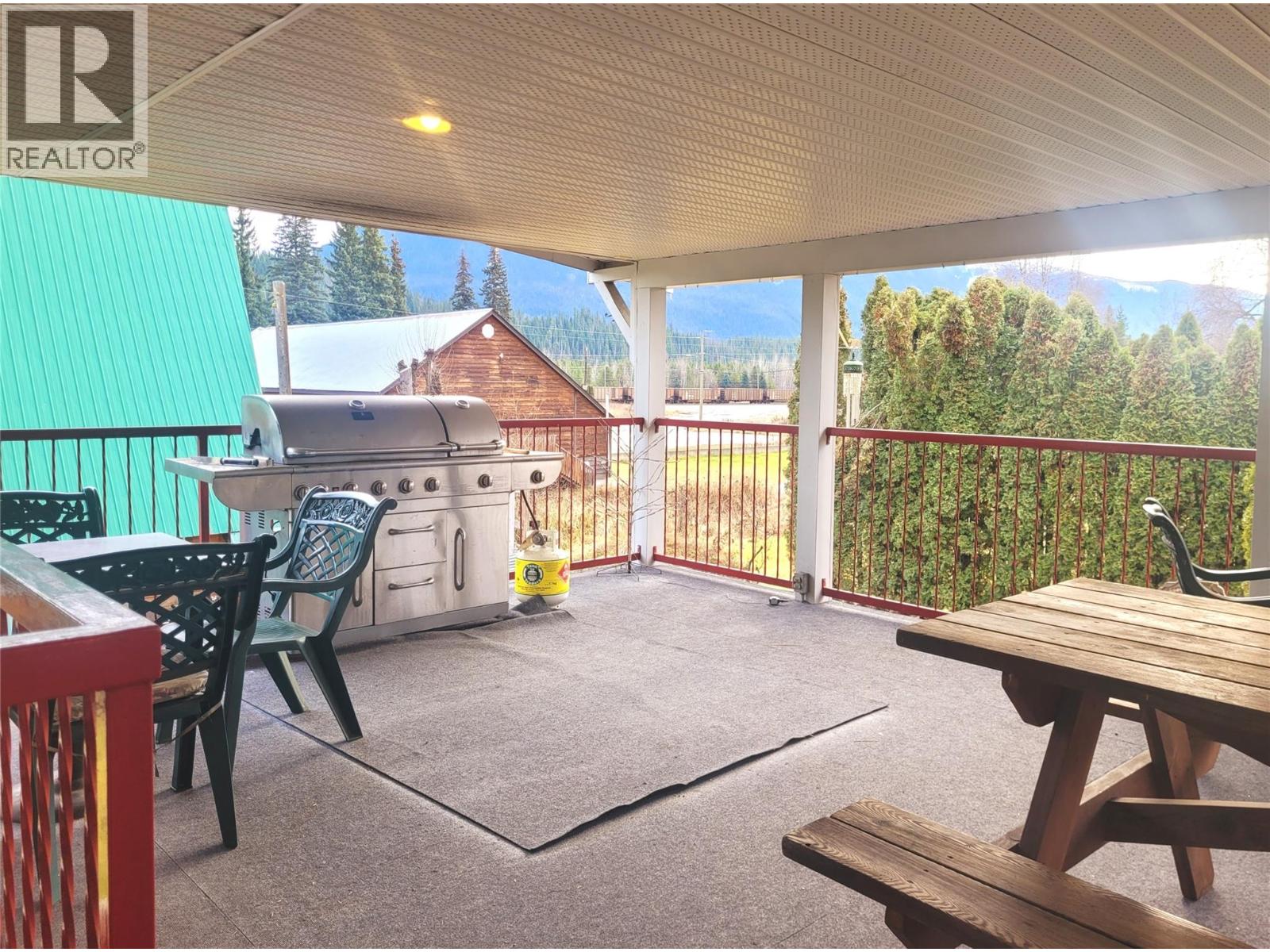 5928 Fourth Avenue, Blue River, British Columbia  V0E 1J0 - Photo 35 - 10369947