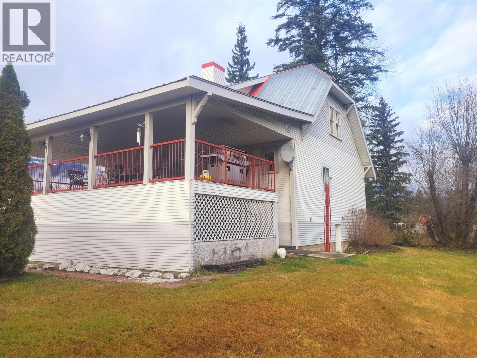 5928 Fourth Avenue, Blue River, British Columbia  V0E 1J0 - Photo 39 - 10369947