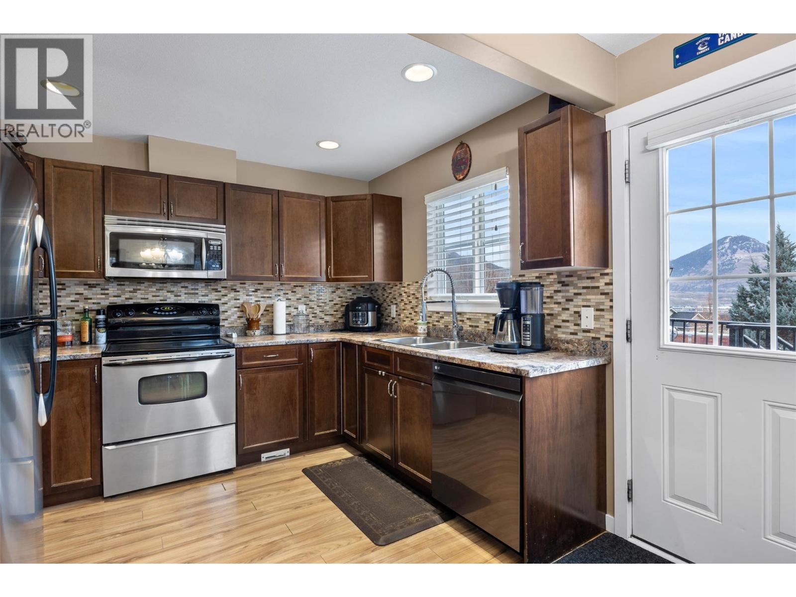 930 Stagecoach Drive Unit# 17, Kamloops, British Columbia  V2B 0A9 - Photo 4 - 10369915