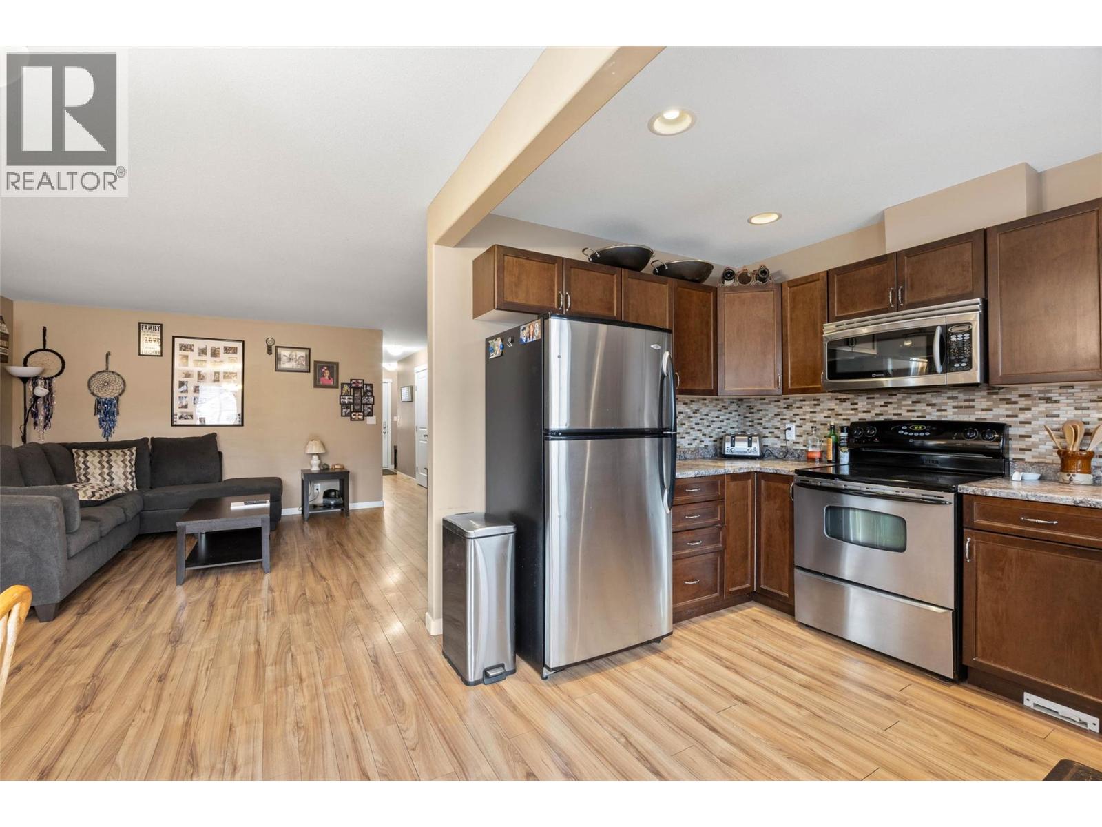 930 Stagecoach Drive Unit# 17, Kamloops, British Columbia  V2B 0A9 - Photo 6 - 10369915