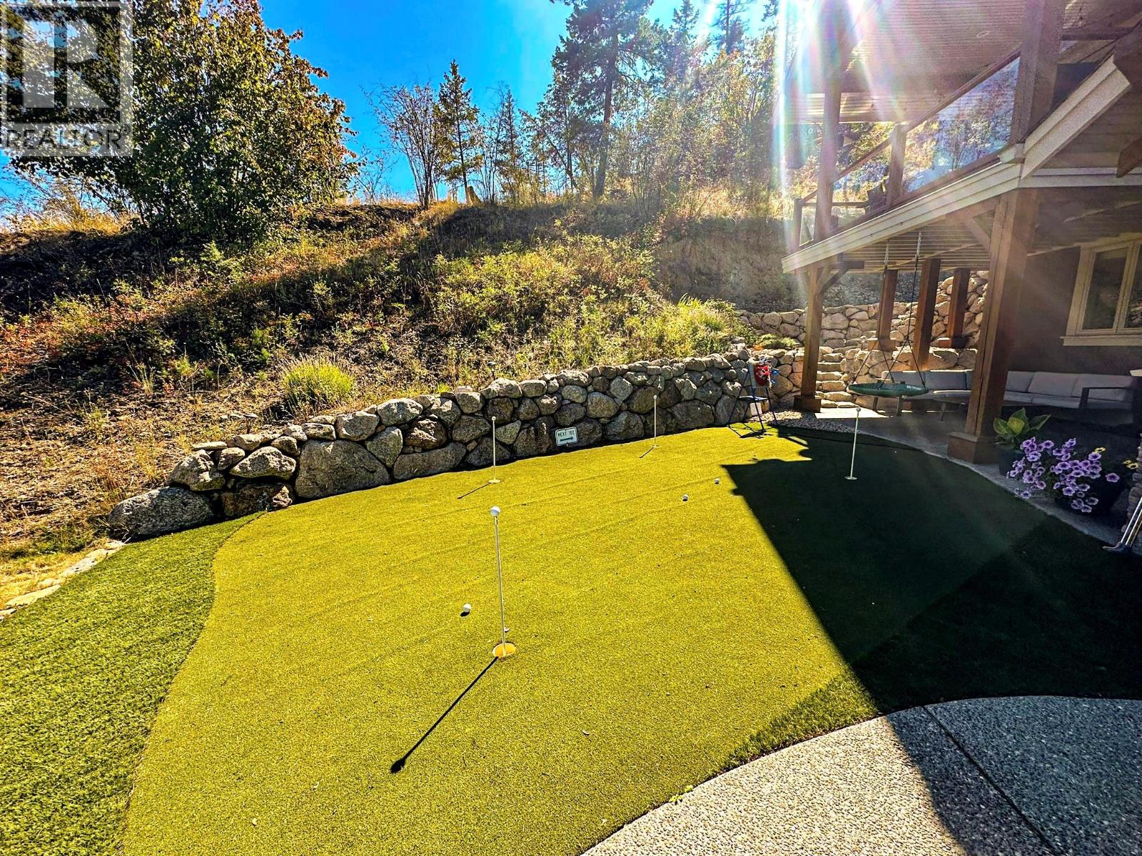 253 Dormie Place, Vernon, British Columbia  V1H 1Y5 - Photo 6 - 10369988