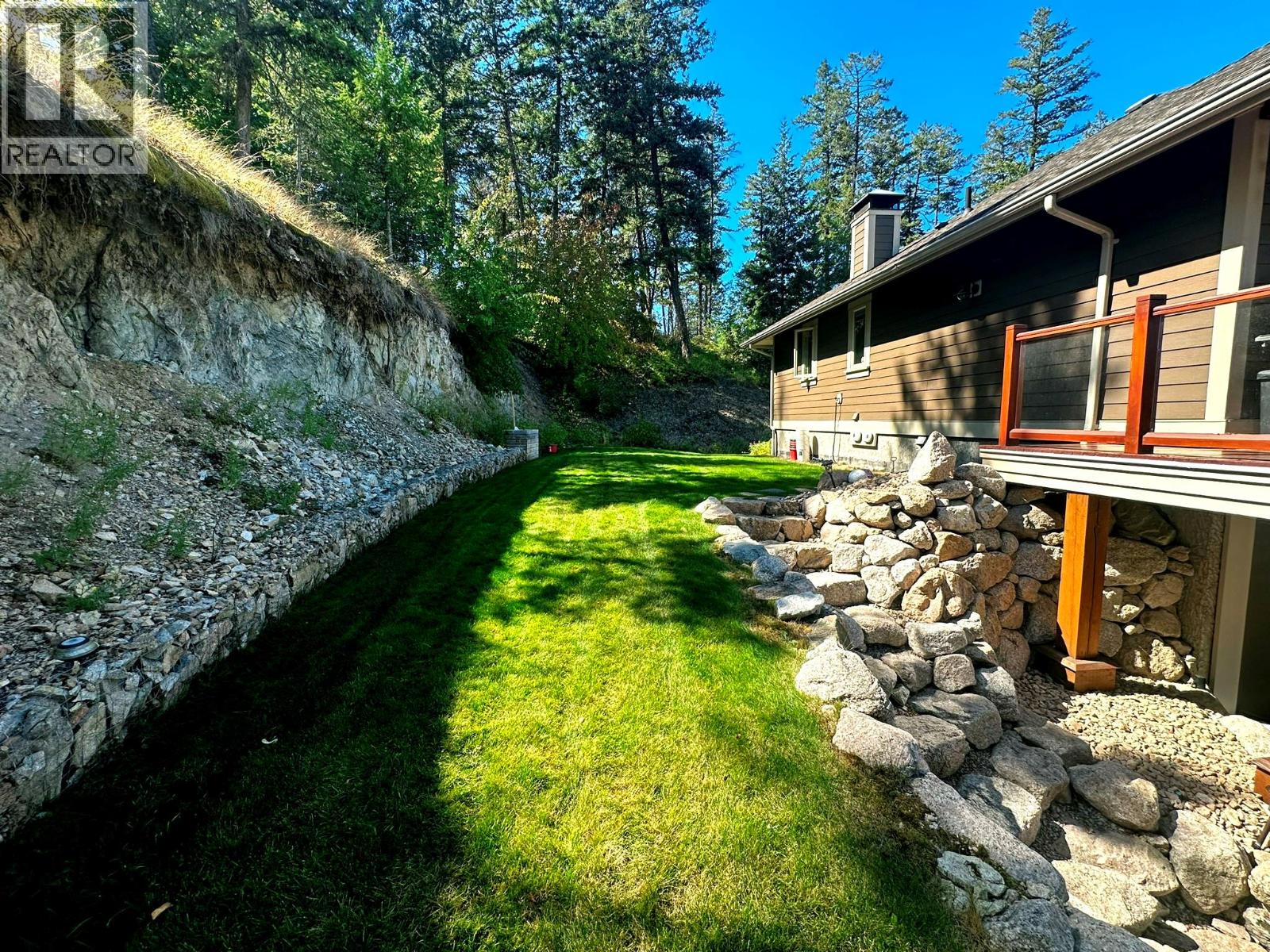 253 Dormie Place, Vernon, British Columbia  V1H 1Y5 - Photo 7 - 10369988