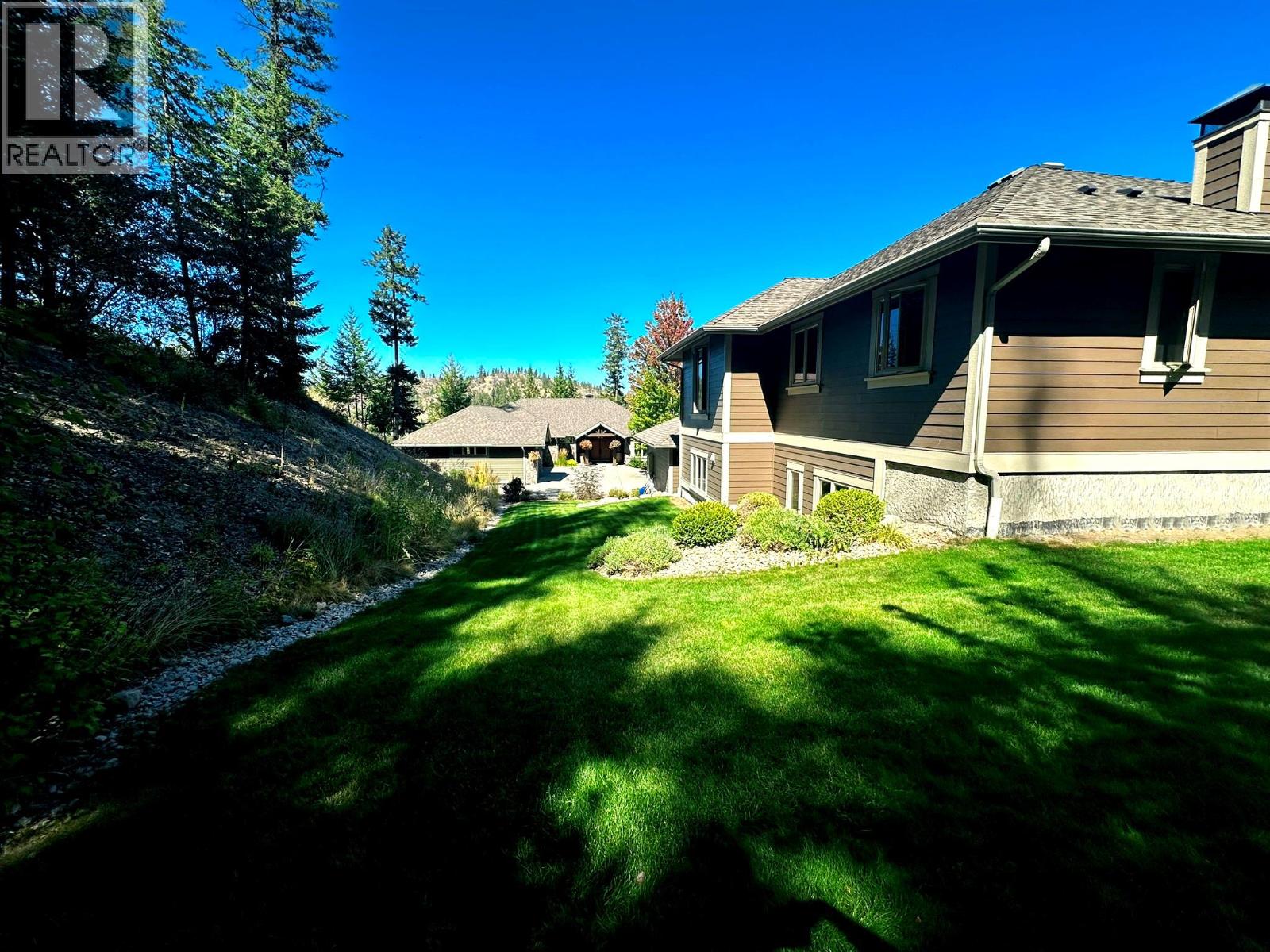 253 Dormie Place, Vernon, British Columbia  V1H 1Y5 - Photo 9 - 10369988