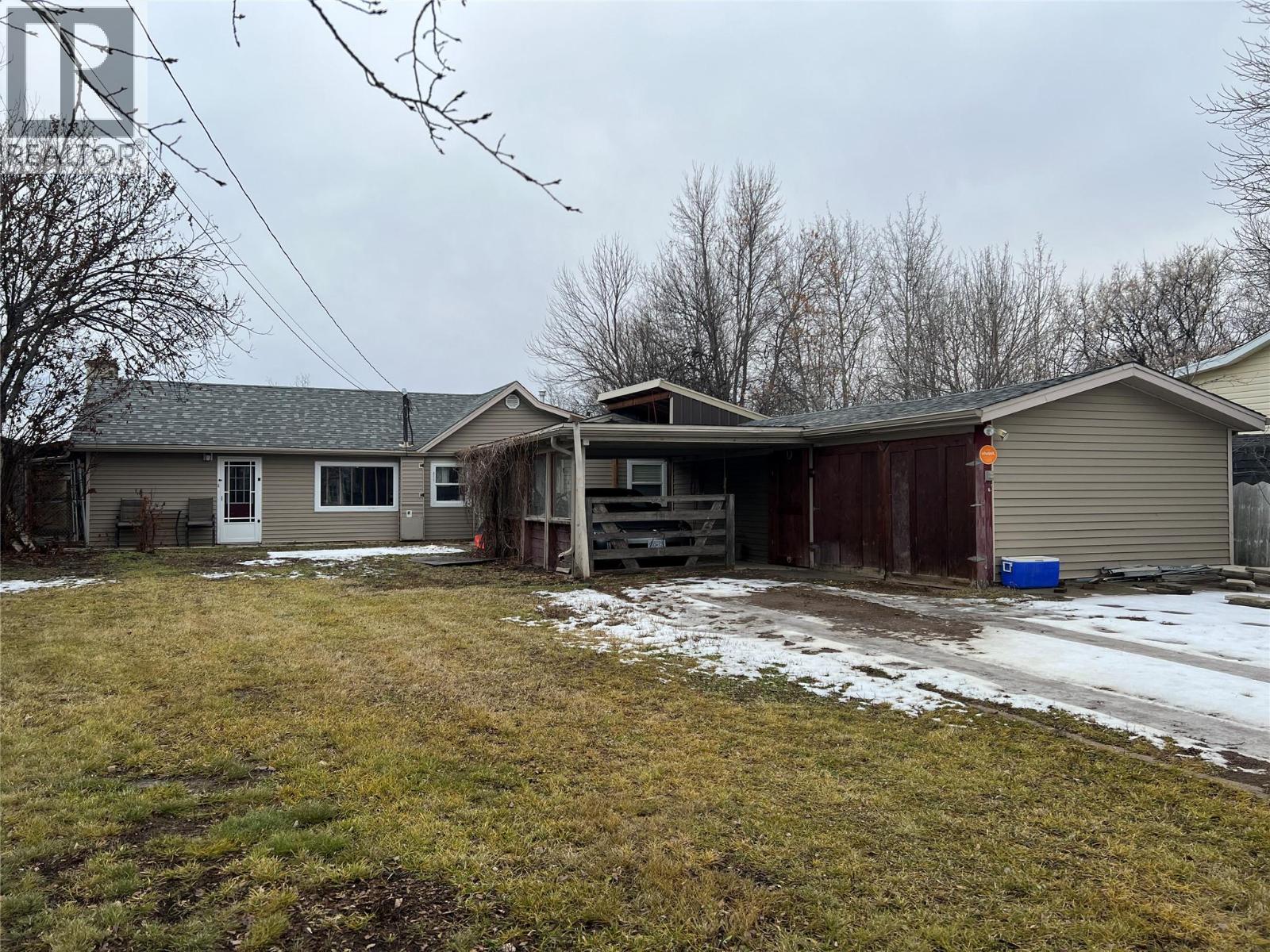 5007 47 Avenue, pouce coupe, British Columbia
