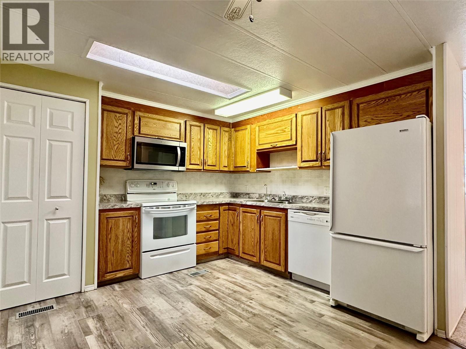 6601 Tucelnuit Drive Unit# 41, Oliver, British Columbia  V0H 1T3 - Photo 2 - 10369967